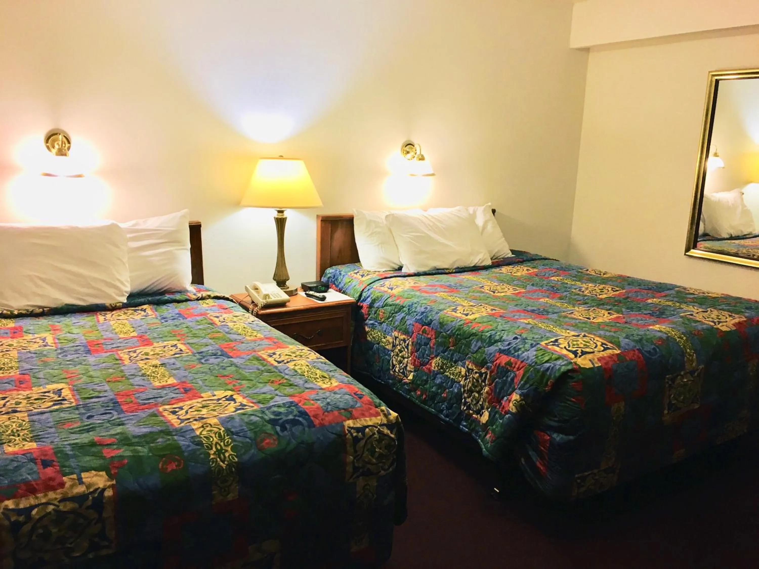 Bedroom, Bed in North Country American Inn