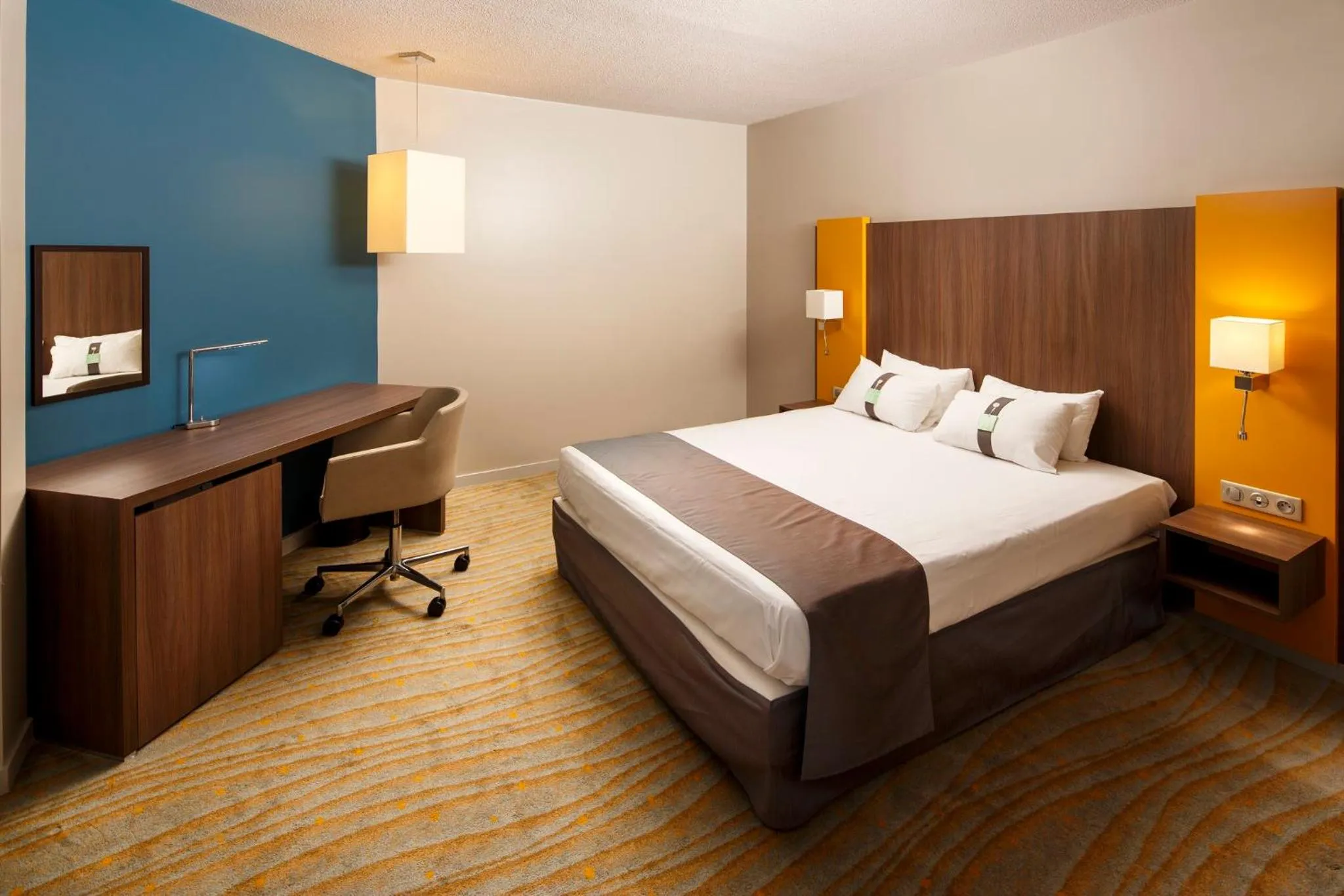 Photo of the whole room, Bed in Holiday Inn Lyon Vaise by IHG