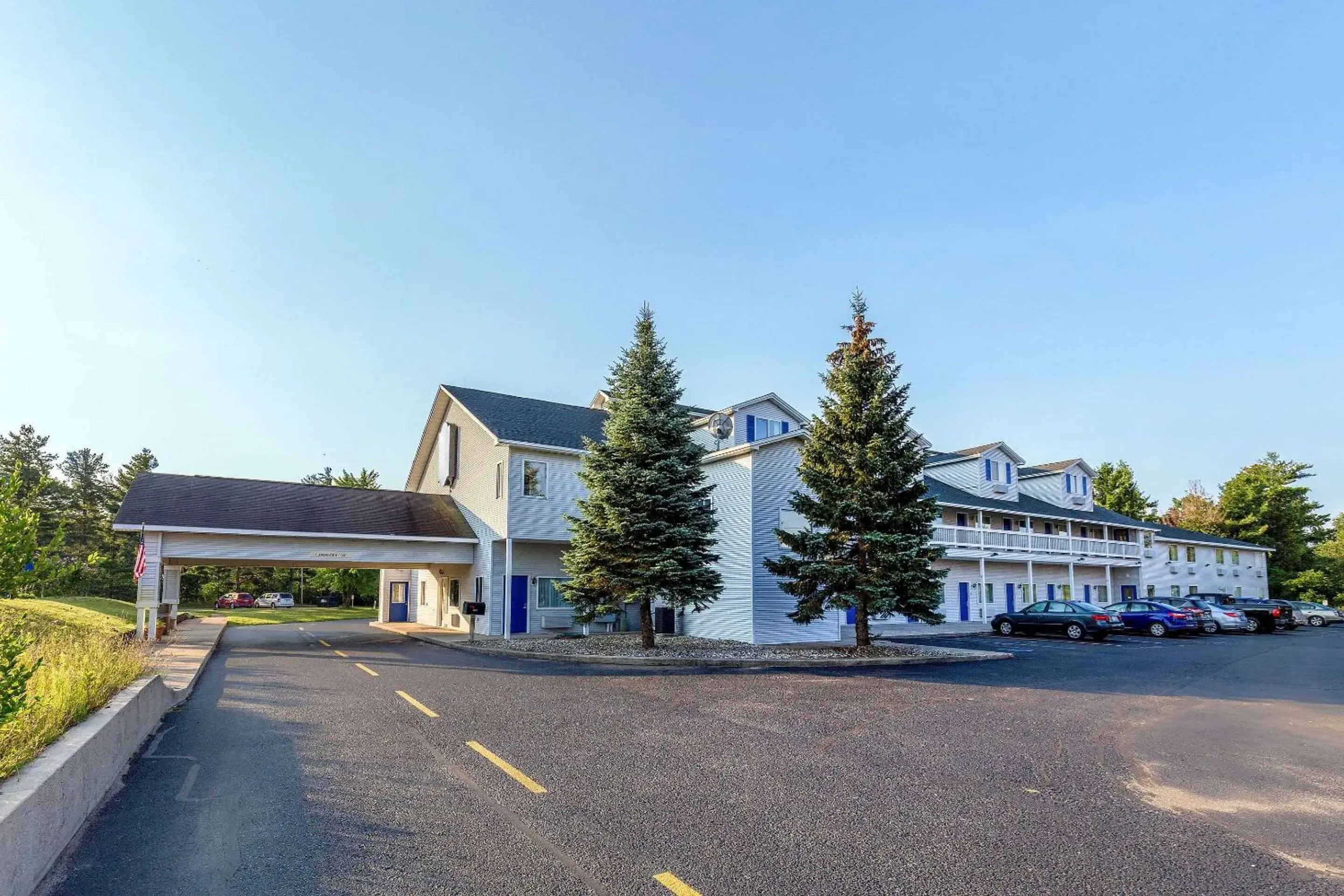 Property building in Rodeway Inn Property building in Rodeway Inn