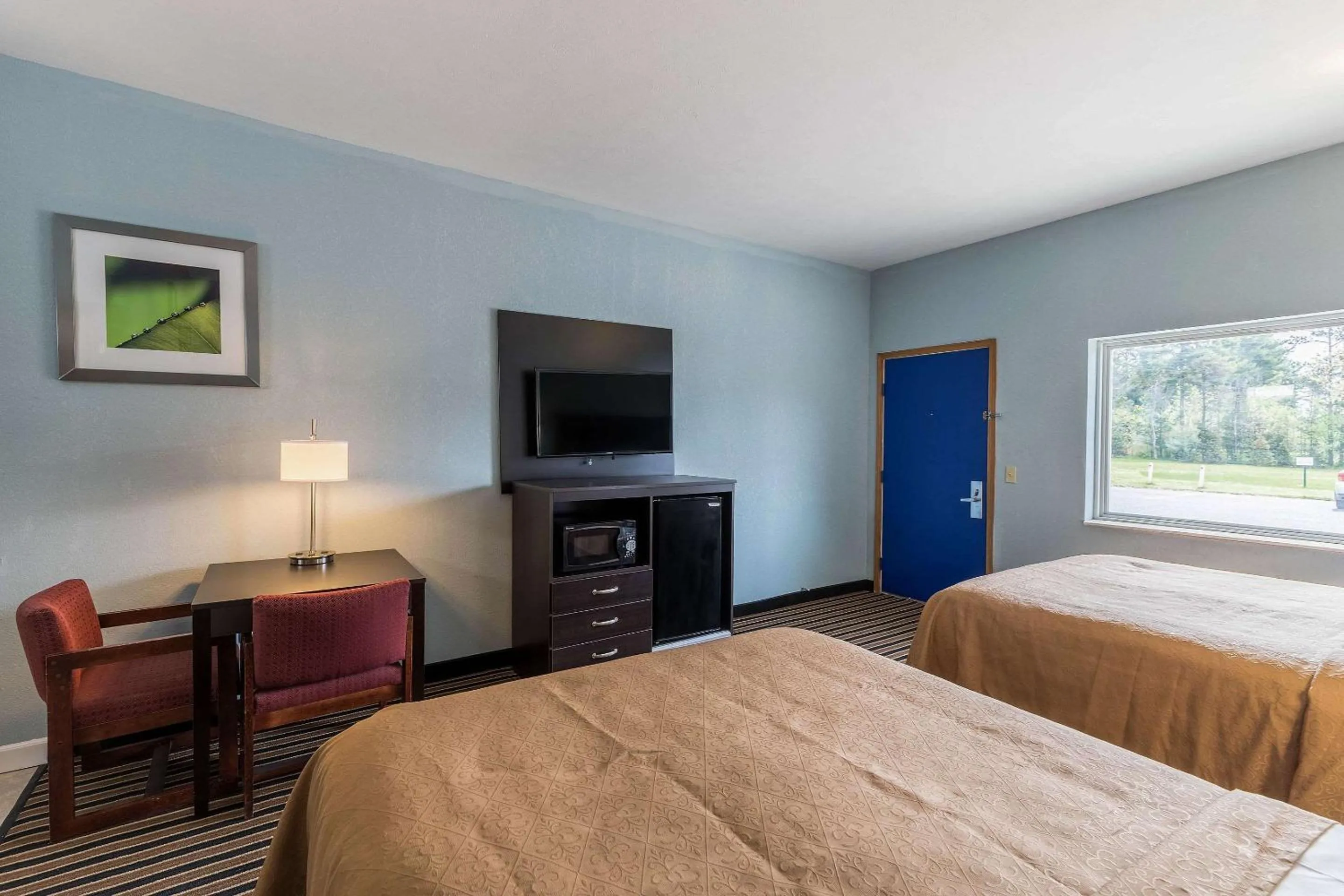 Photo of the whole room, Bed in Rodeway Inn