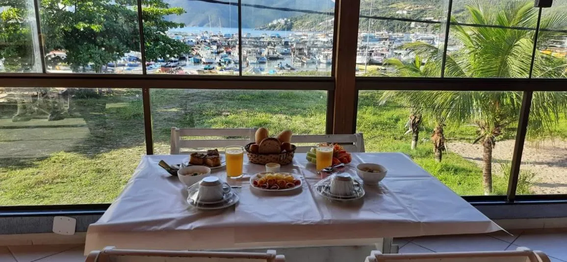 Restaurant/places to eat in Pousada Casa da Praia