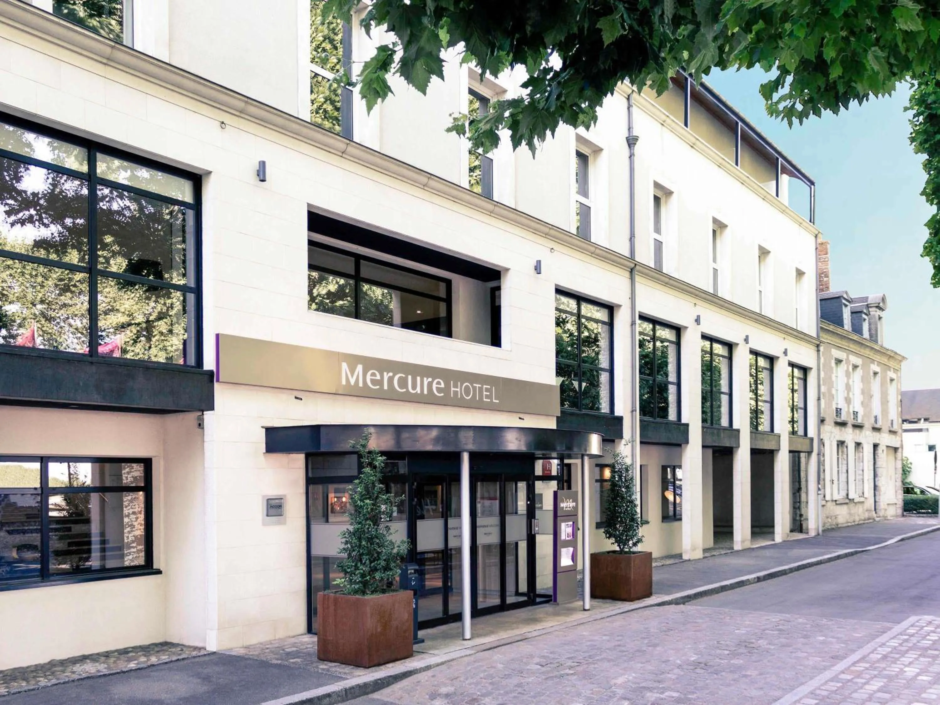 Property building in Hotel Mercure Blois Centre