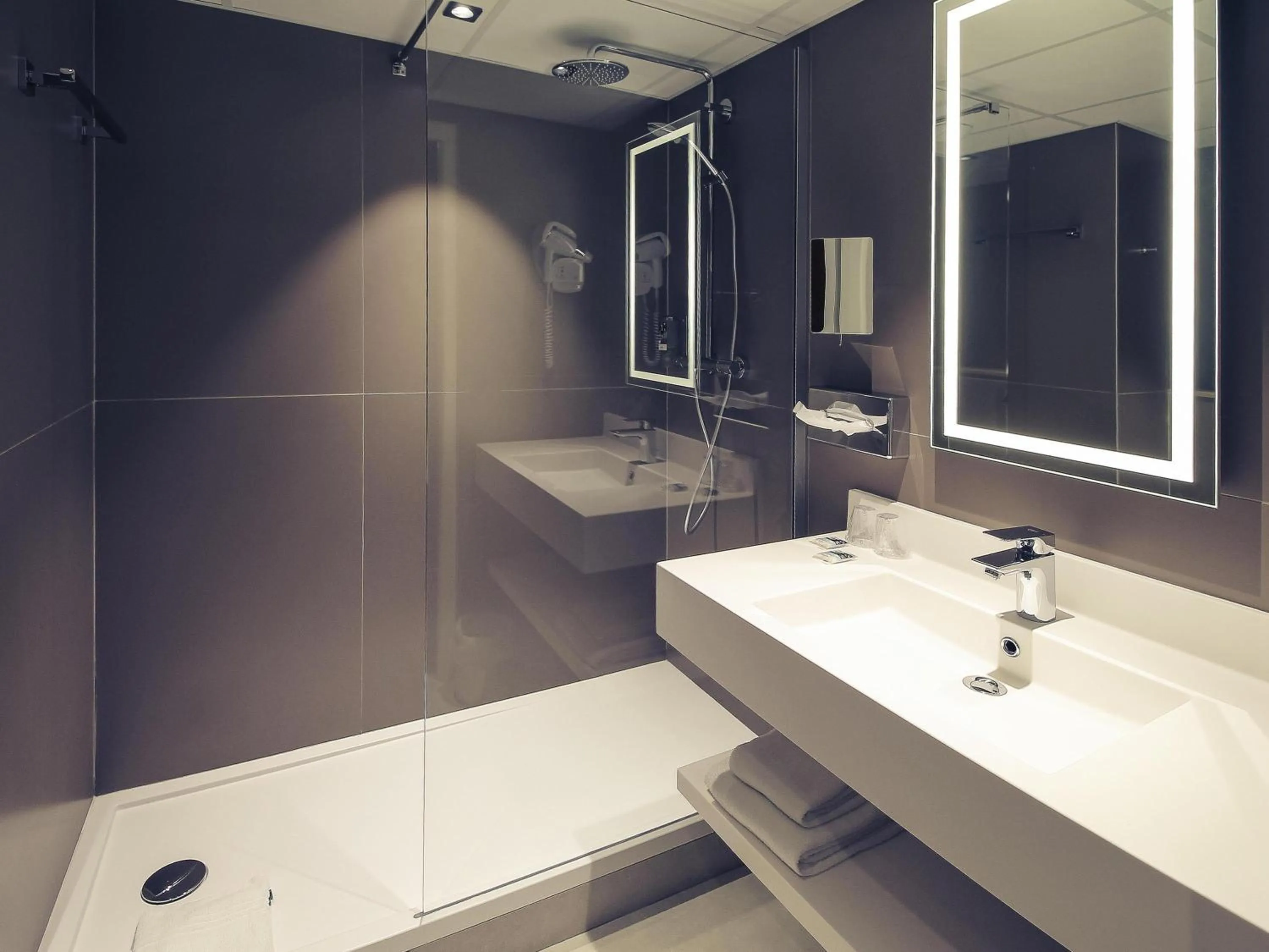 Bedroom in Hotel Mercure Blois Centre