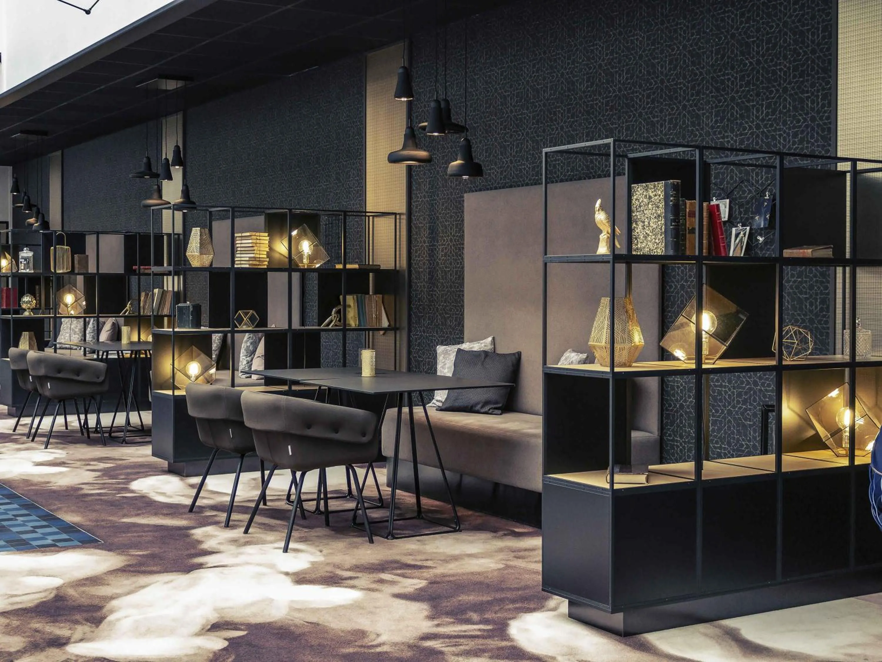 Lounge or bar in Hotel Mercure Blois Centre