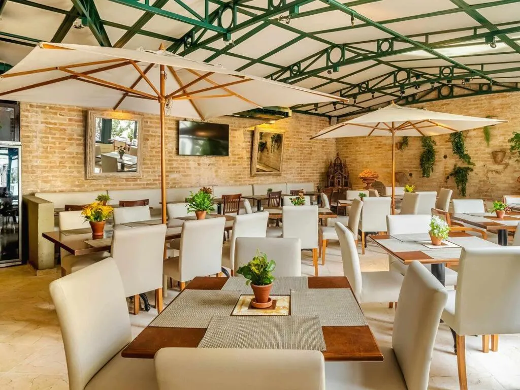 Restaurant/places to eat in lMPECAVEL Flat - Moema proximo Shopping Ibirapuera