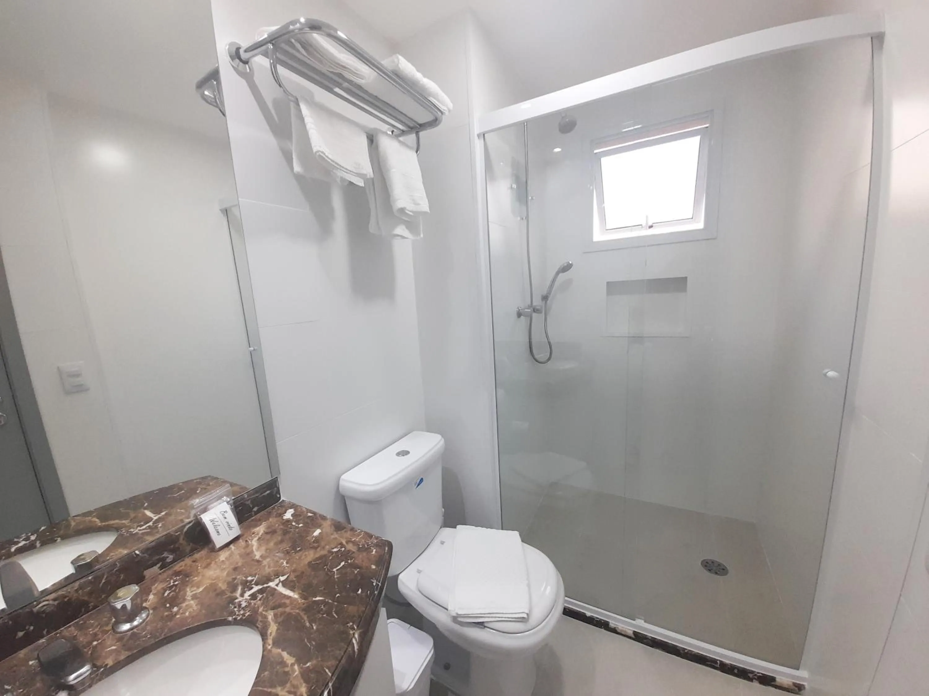 Bathroom in lMPECAVEL Flat - Moema proximo Shopping Ibirapuera