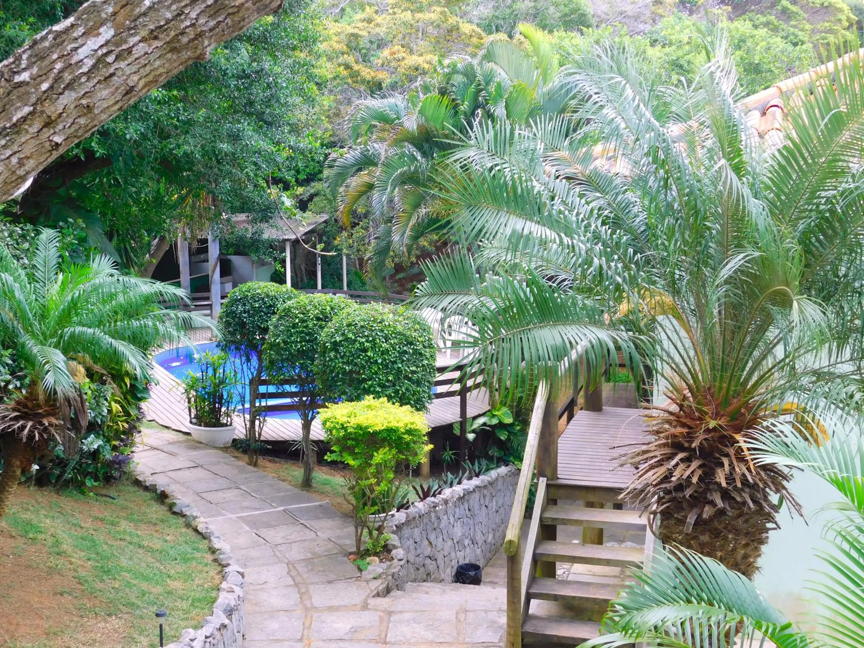 Garden view in Pousada Happiness - Ferradura