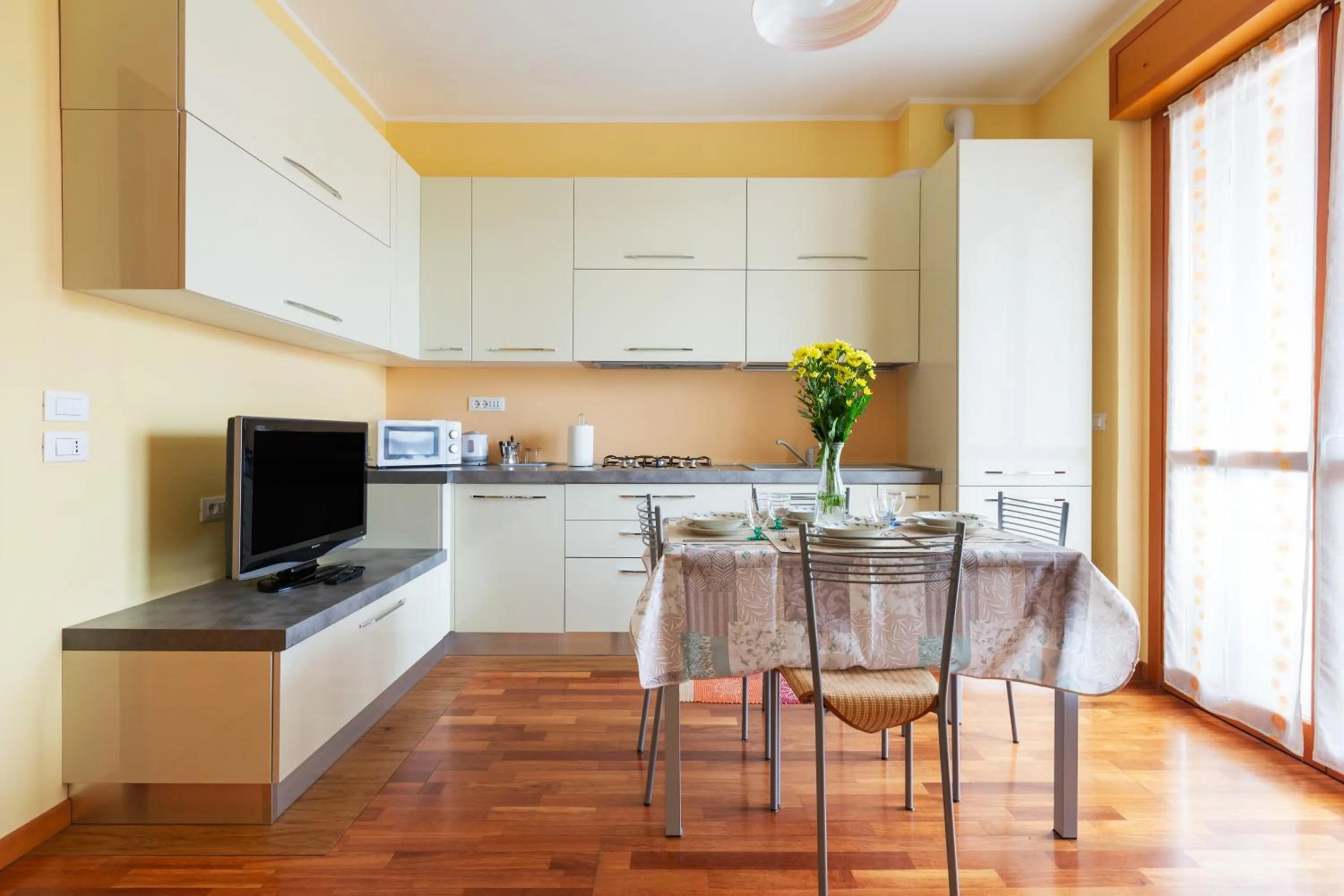 Kitchen or kitchenette in Savona District Terrace Flat