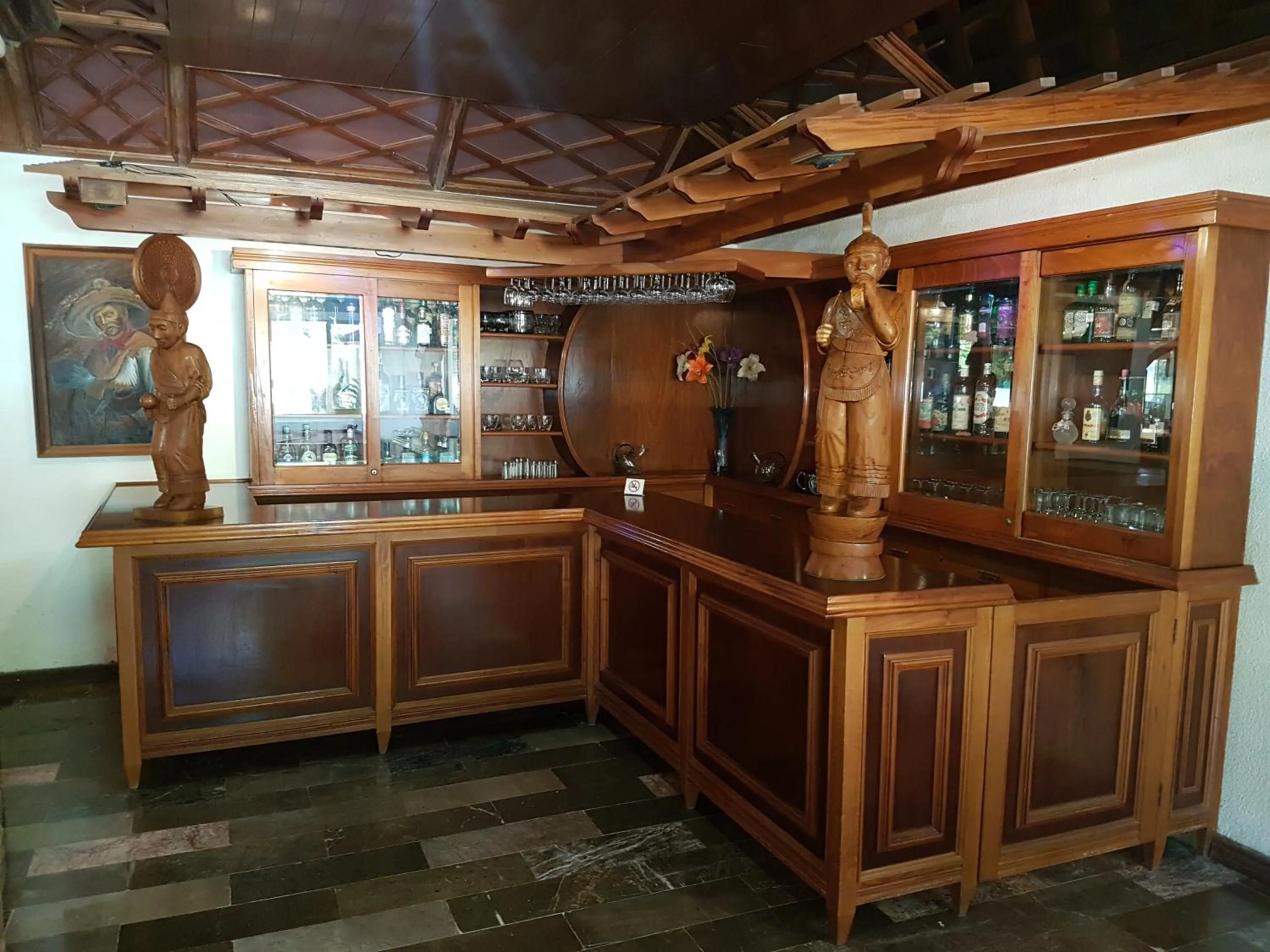 Restaurant/places to eat in Hotel El Doral