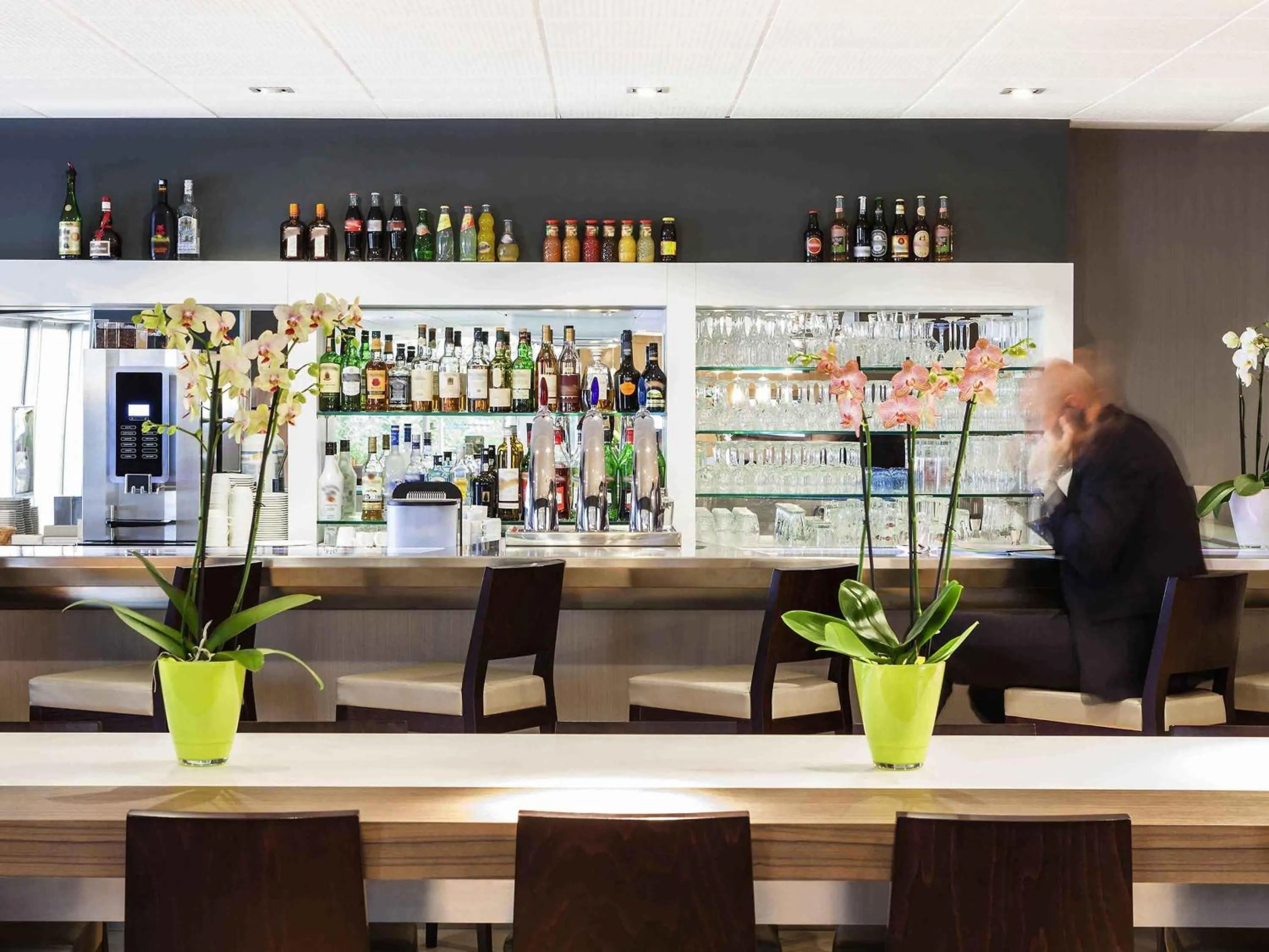 Lounge or bar in Novotel Nantes Carquefou