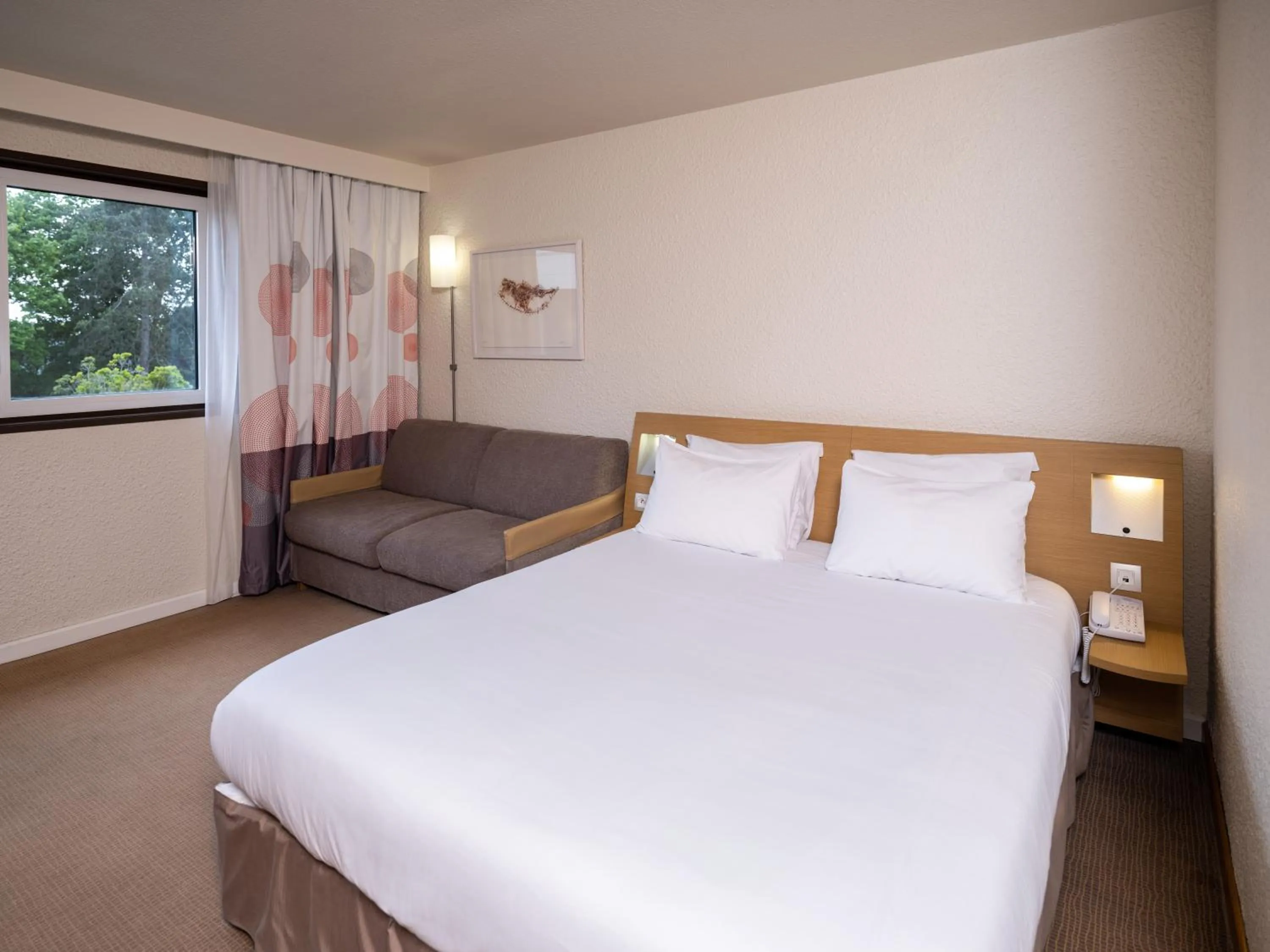 Bedroom, Bed in Novotel Nantes Carquefou