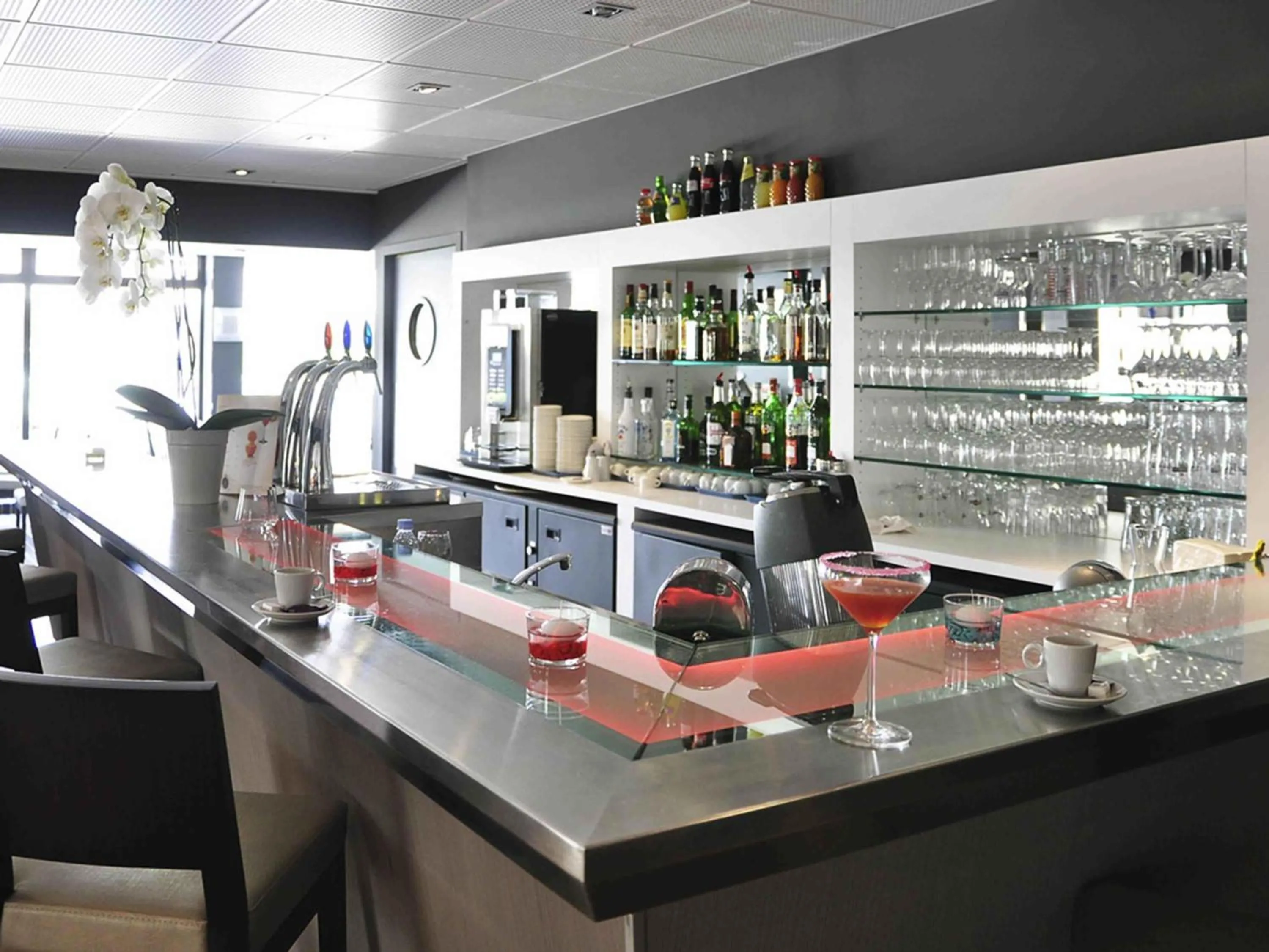 Lounge or bar in Novotel Nantes Carquefou