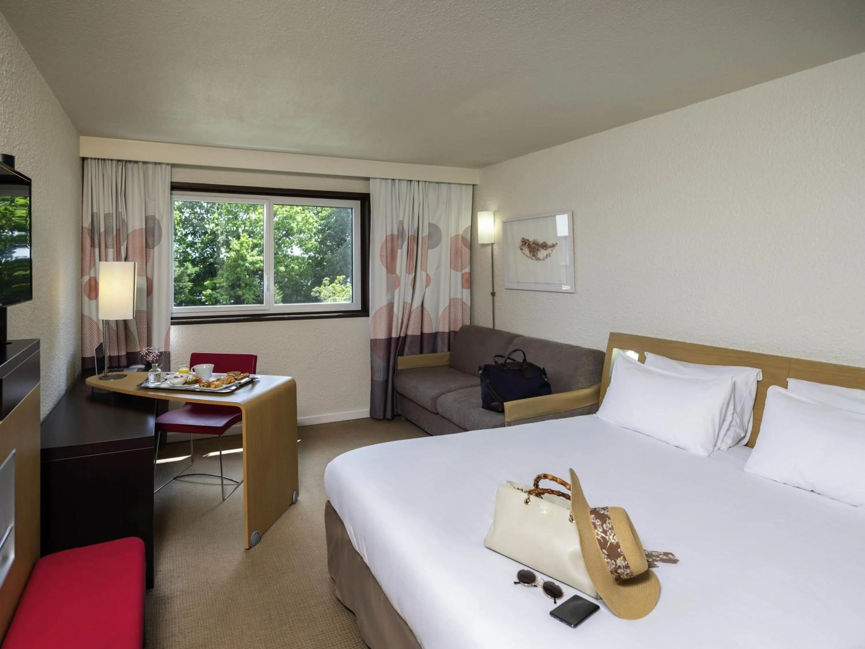 Bedroom, Bed in Novotel Nantes Carquefou