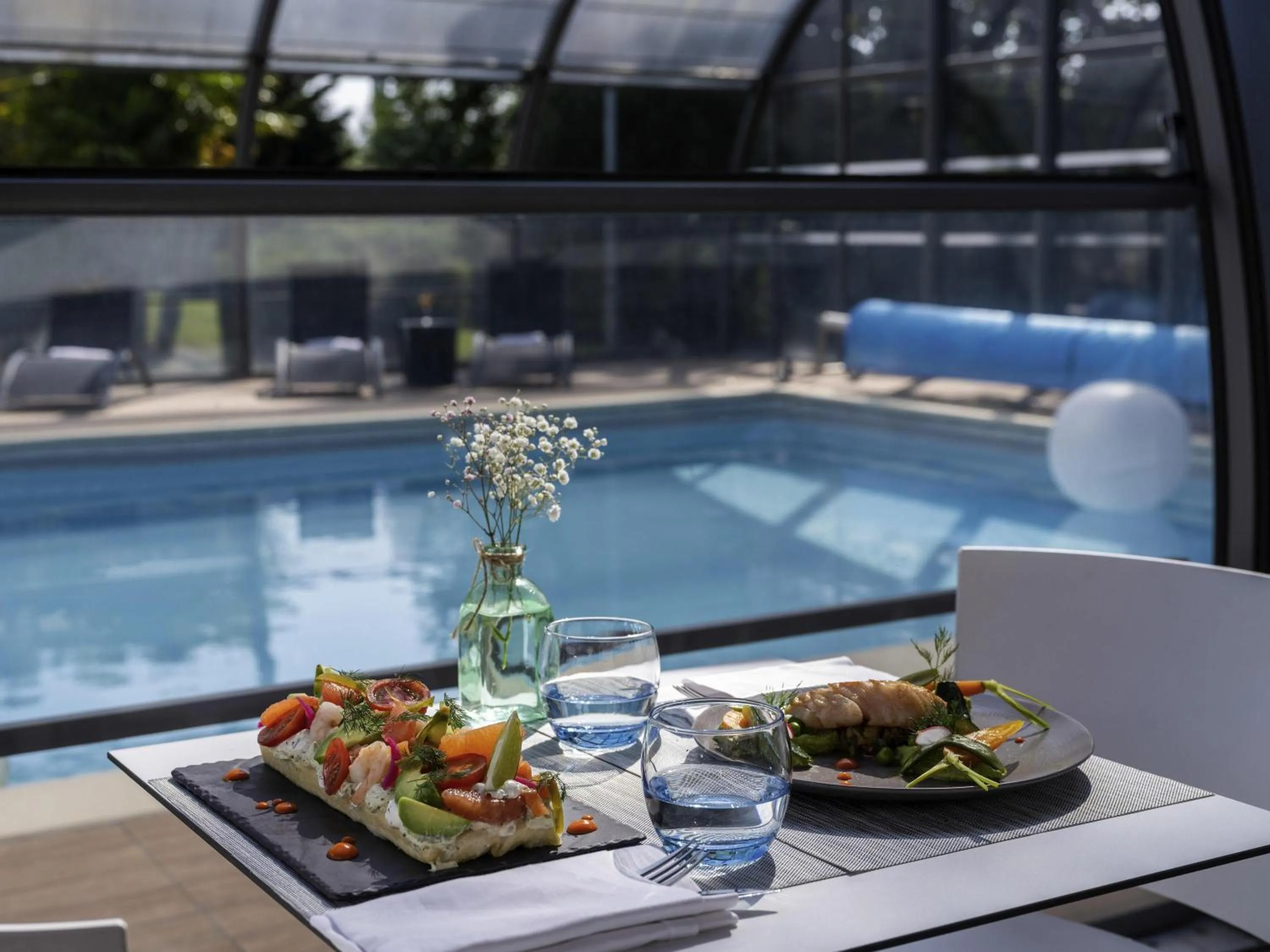 Restaurant/places to eat in Novotel Nantes Carquefou