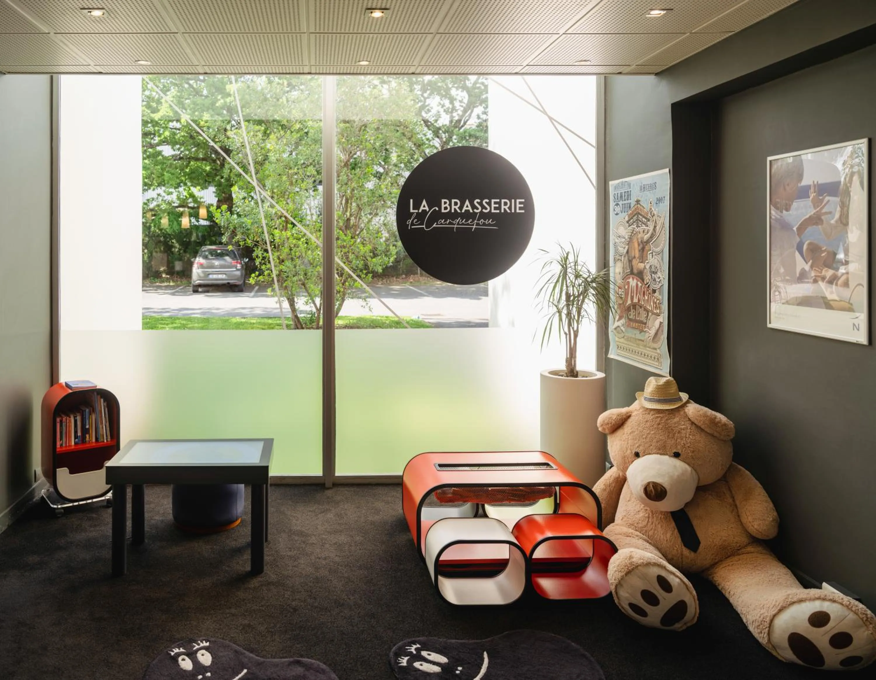 Lobby or reception in Novotel Nantes Carquefou