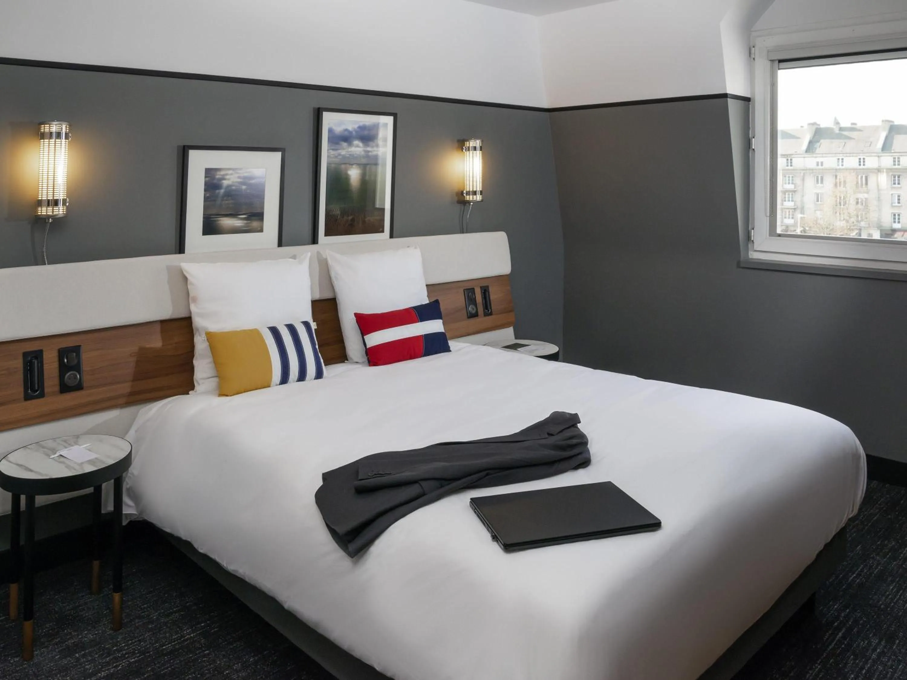 Bedroom, Bed in Mercure Caen Centre Port De Plaisance