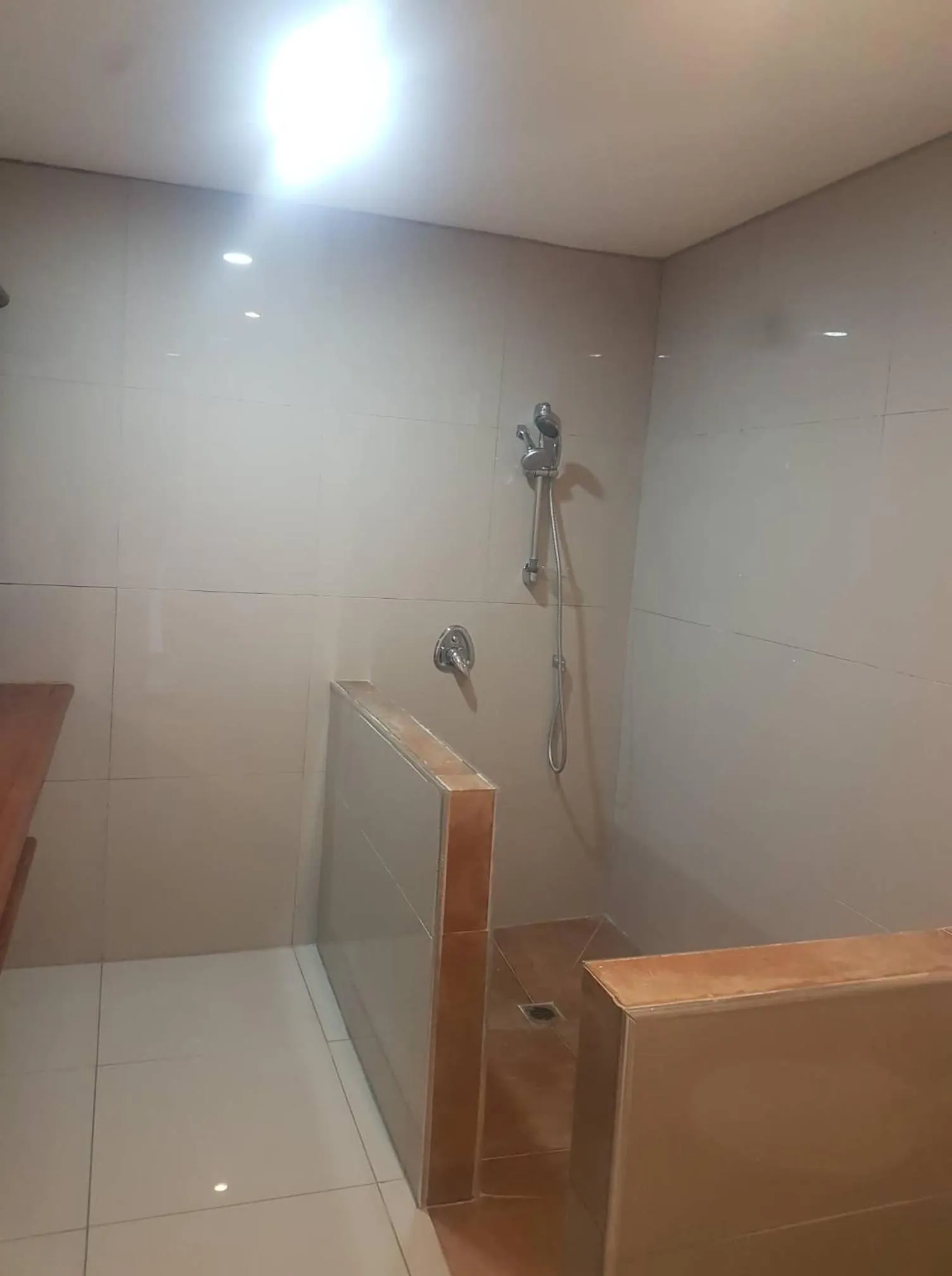 Shower in Le Uaina Beach Resort