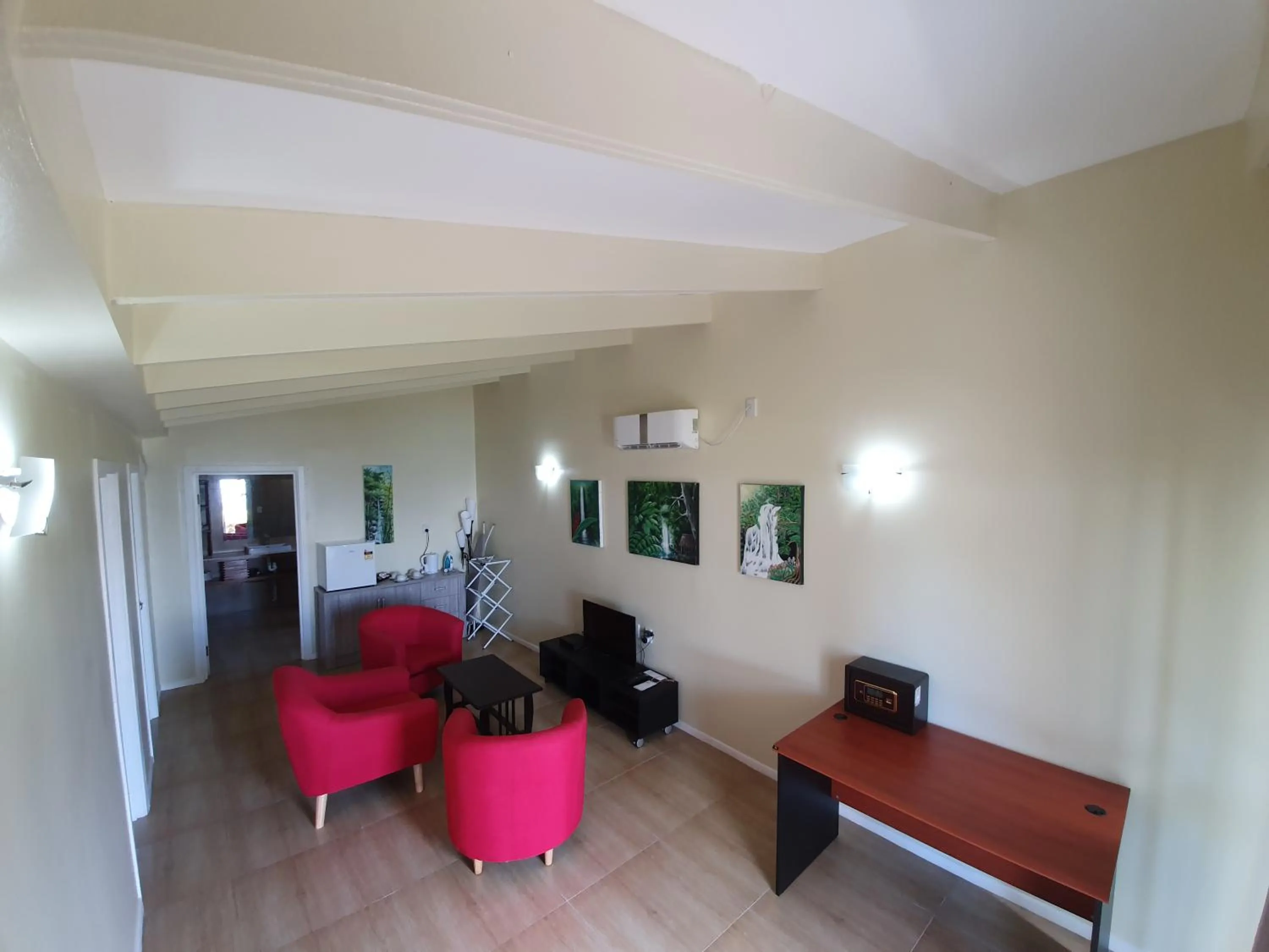 Living room in Le Uaina Beach Resort