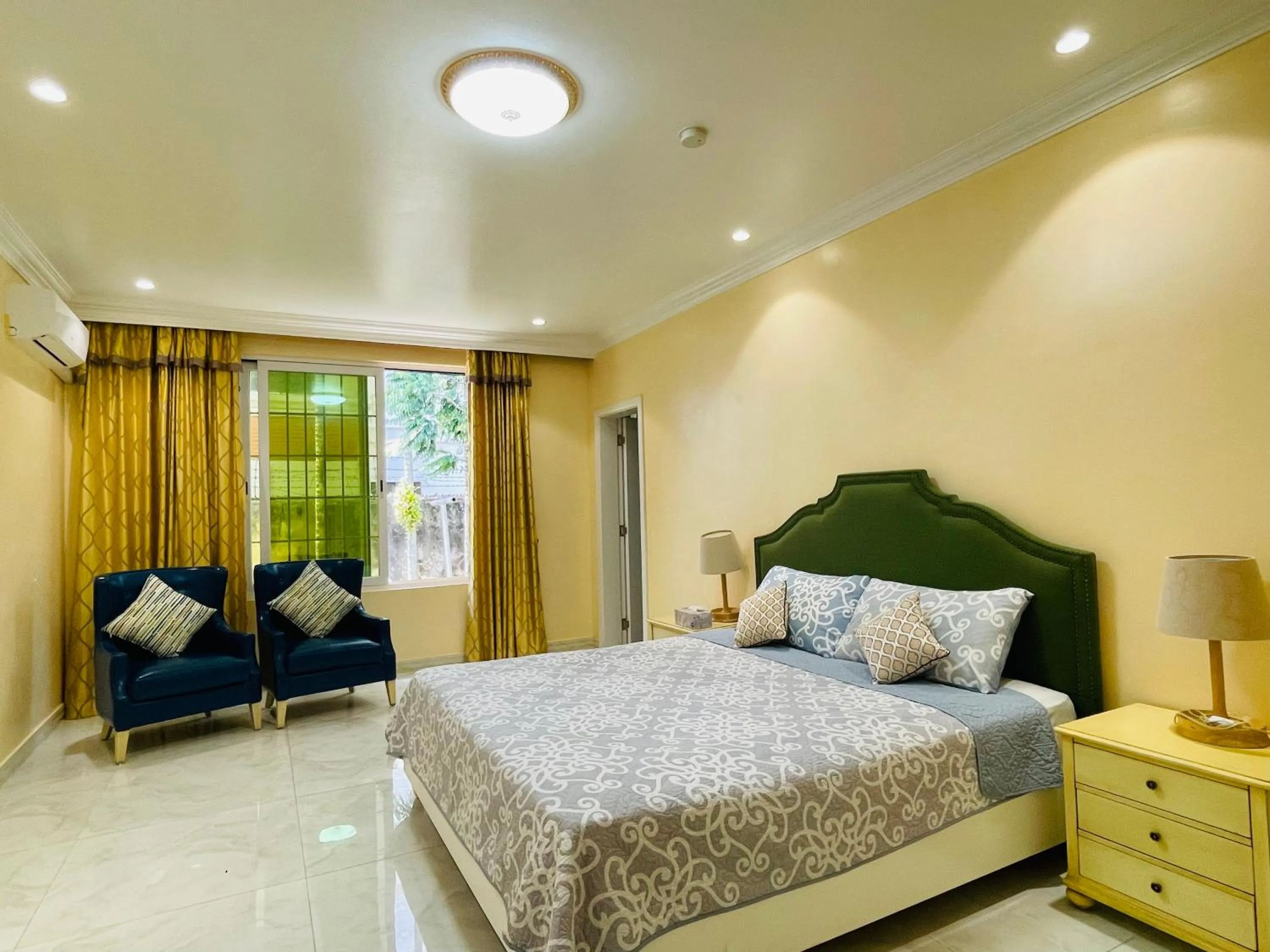 Bed in Hanamitsu Hotel & Spa