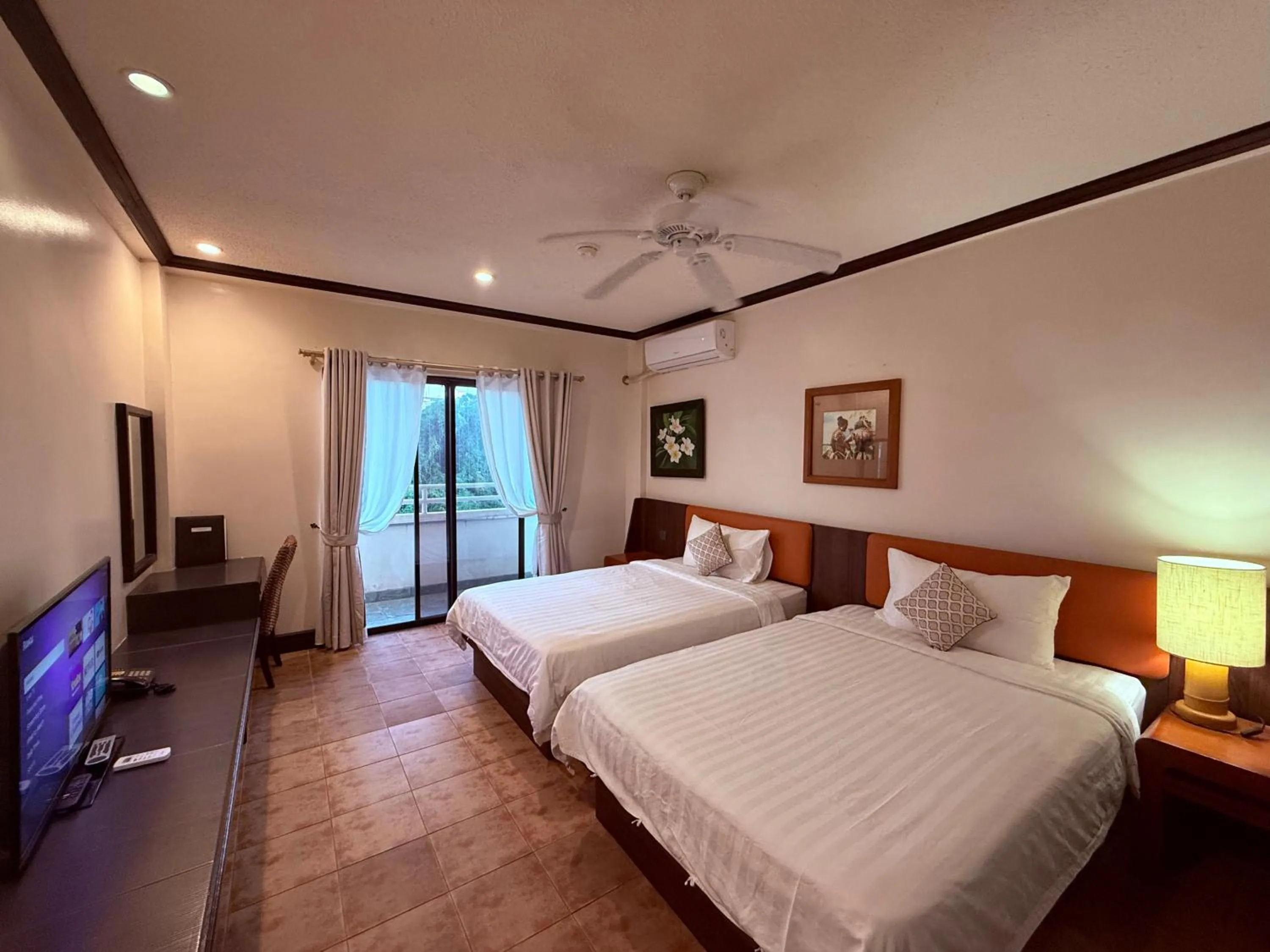 Bed in Hanamitsu Hotel & Spa