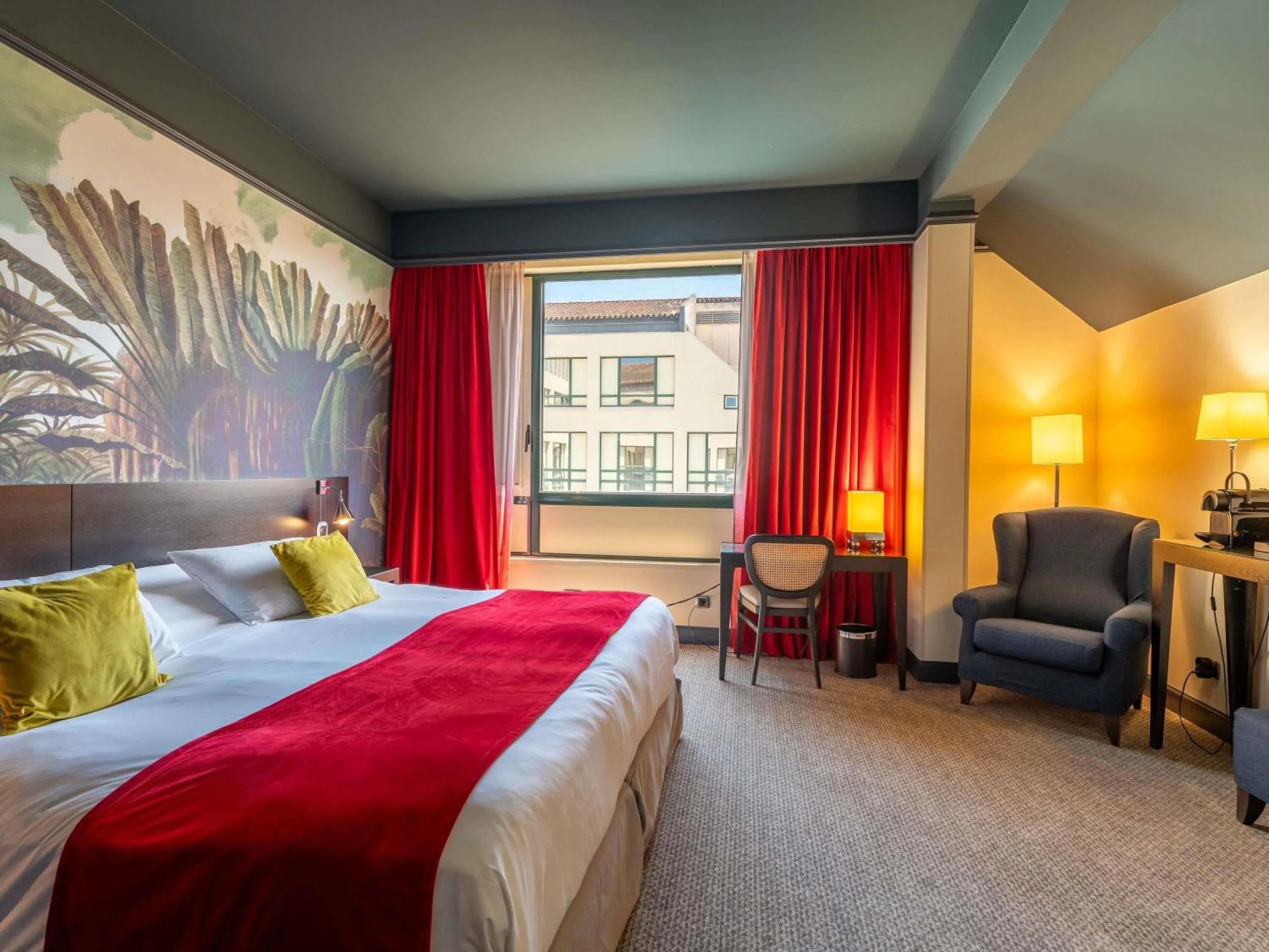 Bedroom, Bed in Mercure Bordeaux Chateau Chartrons