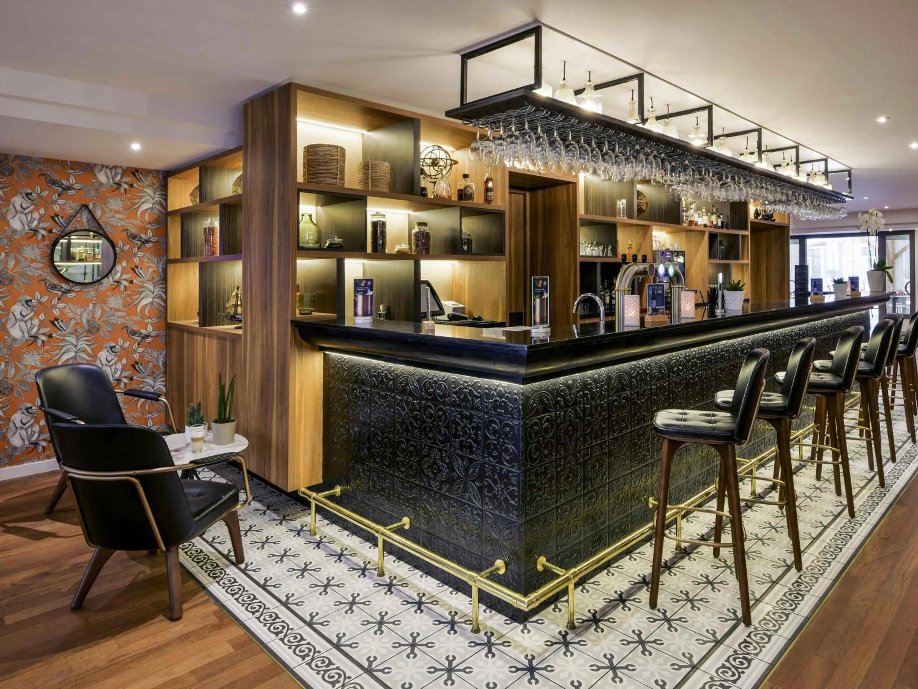 Lounge or bar in Mercure Bordeaux Chateau Chartrons