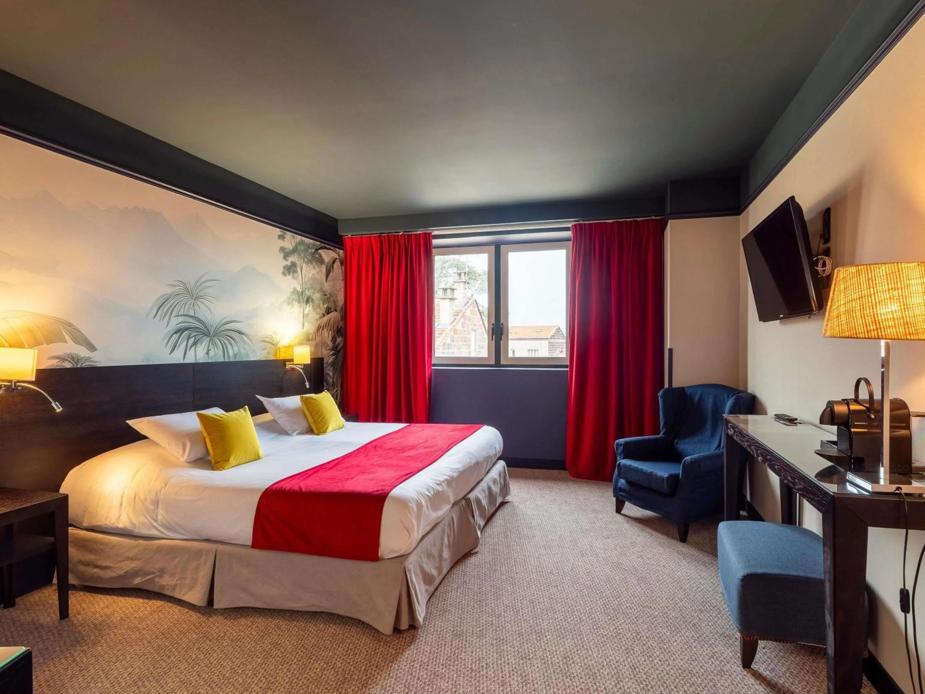 Bedroom, Bed in Mercure Bordeaux Chateau Chartrons