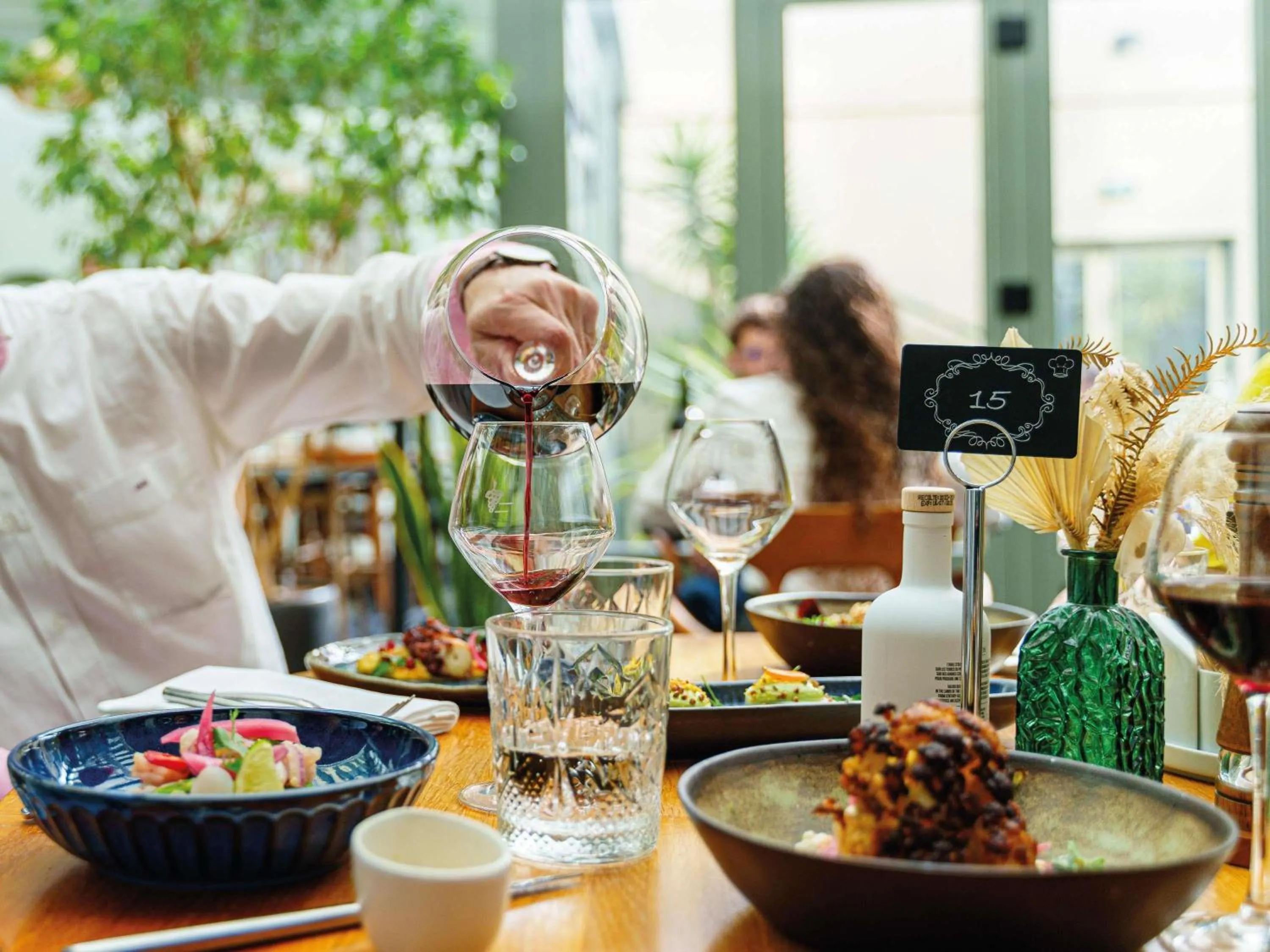 Restaurant/places to eat in Mercure Bordeaux Chateau Chartrons