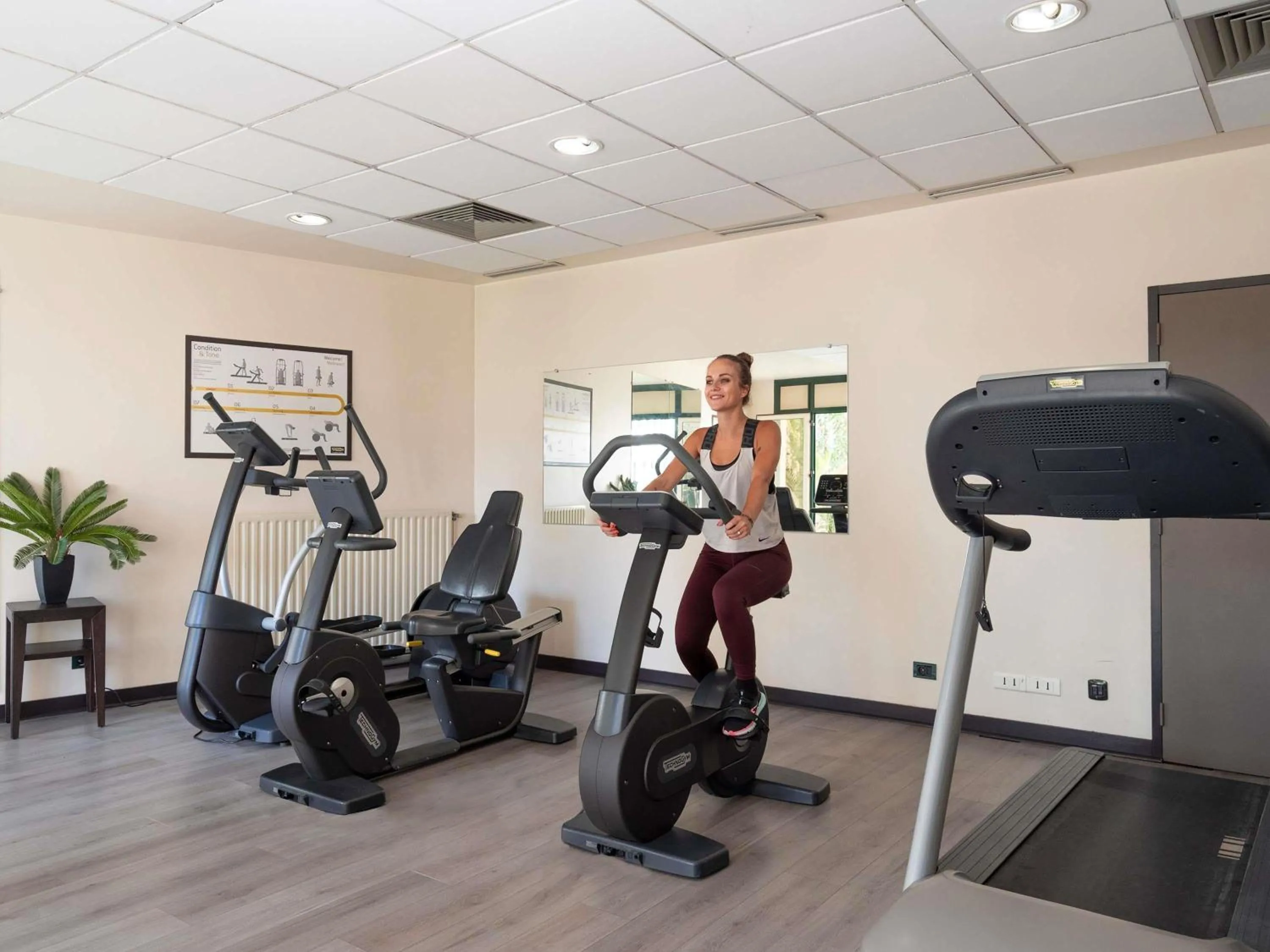 Fitness centre/facilities in Mercure Bordeaux Chateau Chartrons