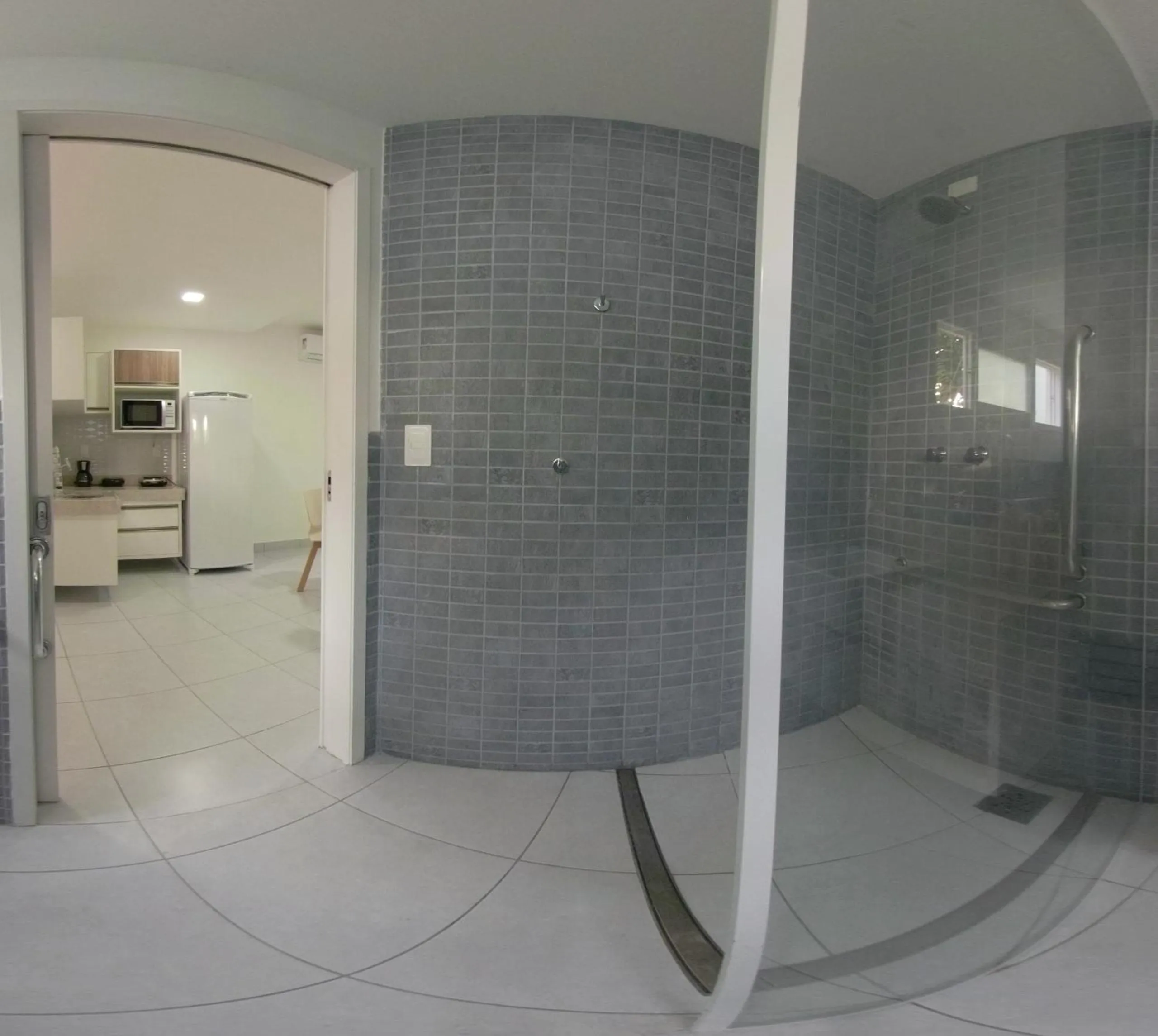 Shower in Apartamento moderno e totalmente acessível
