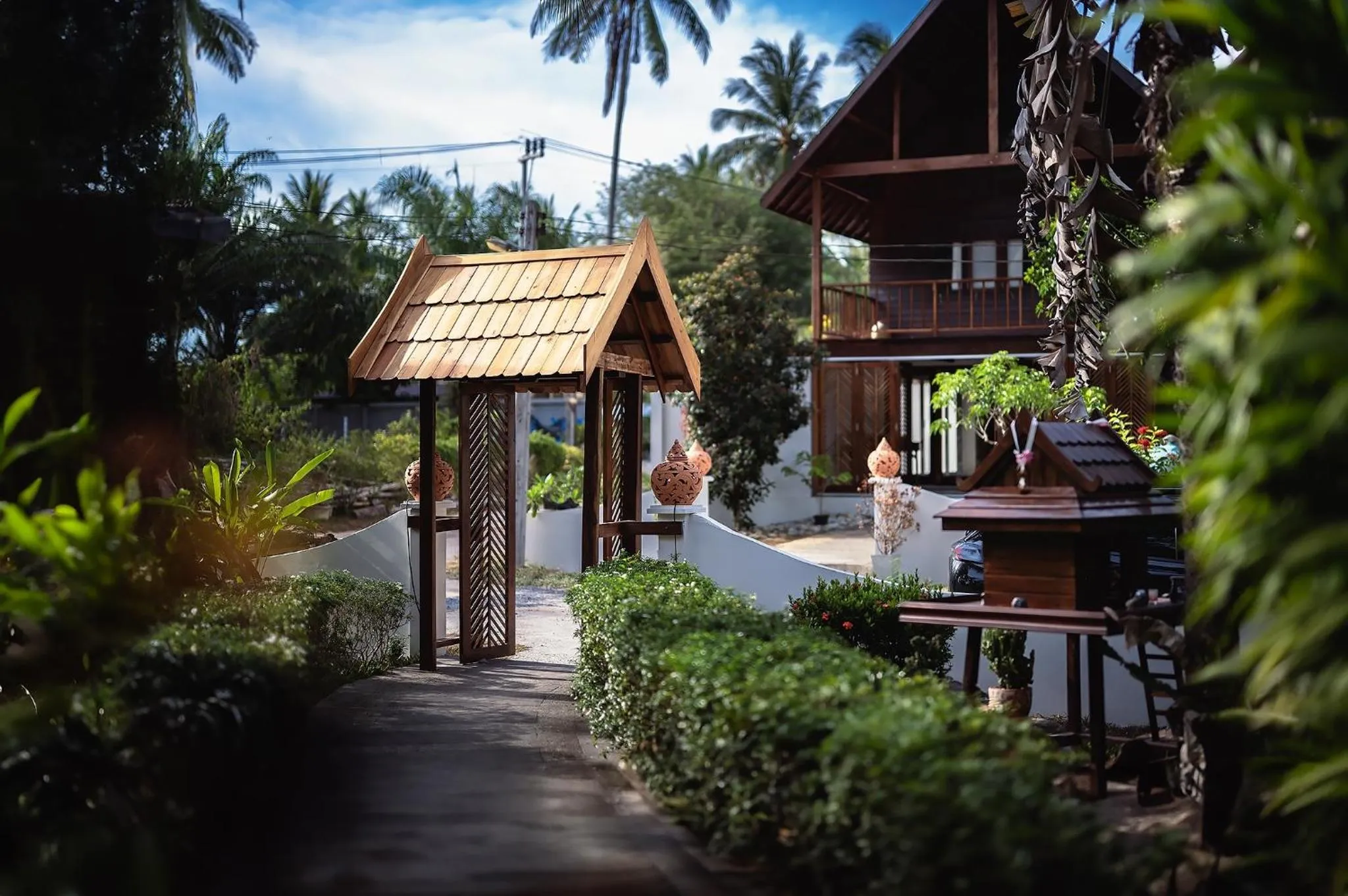 Property building in Leeloo Paradise