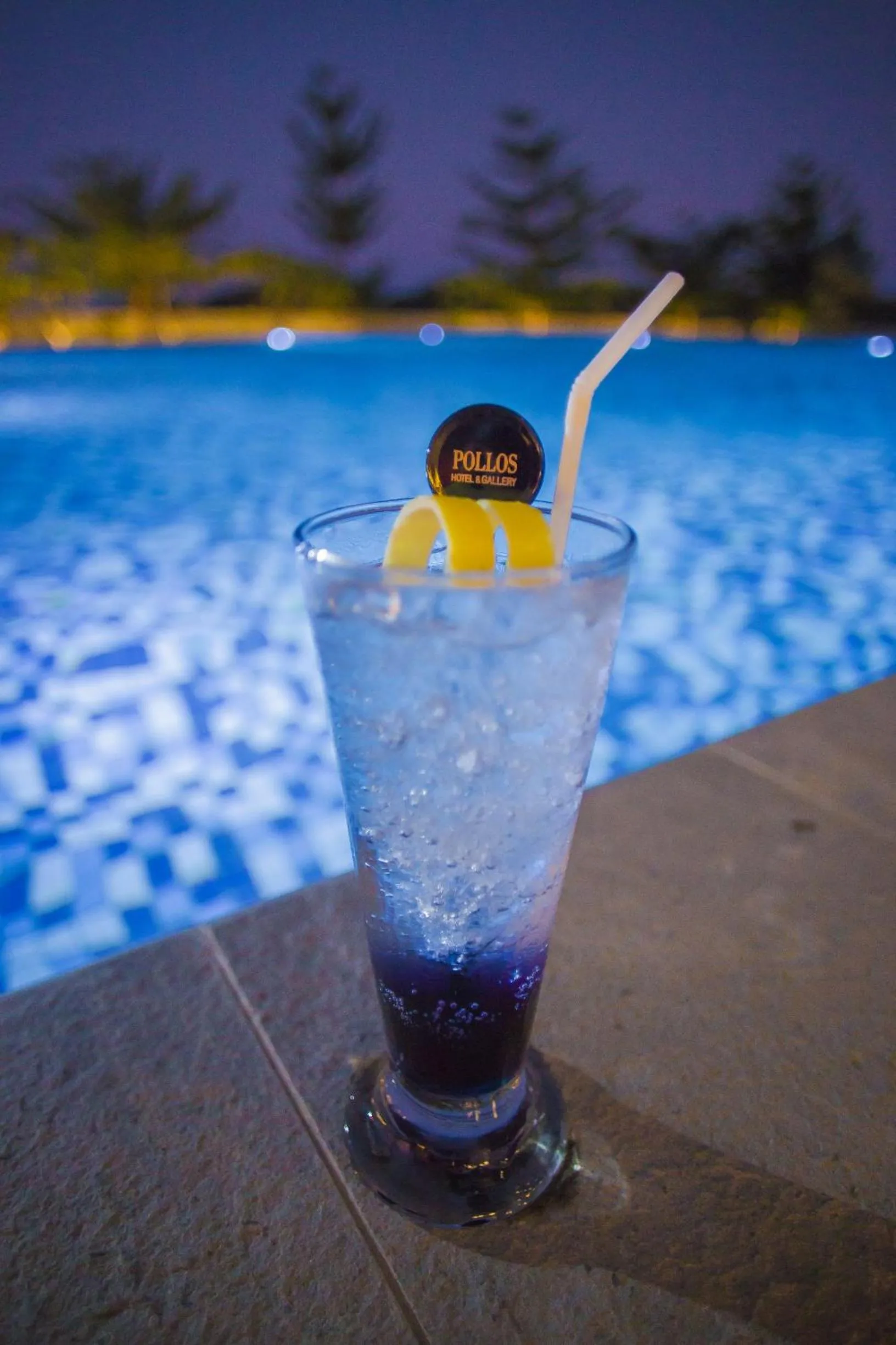 Drinks in Pollos Hotel & Gallery