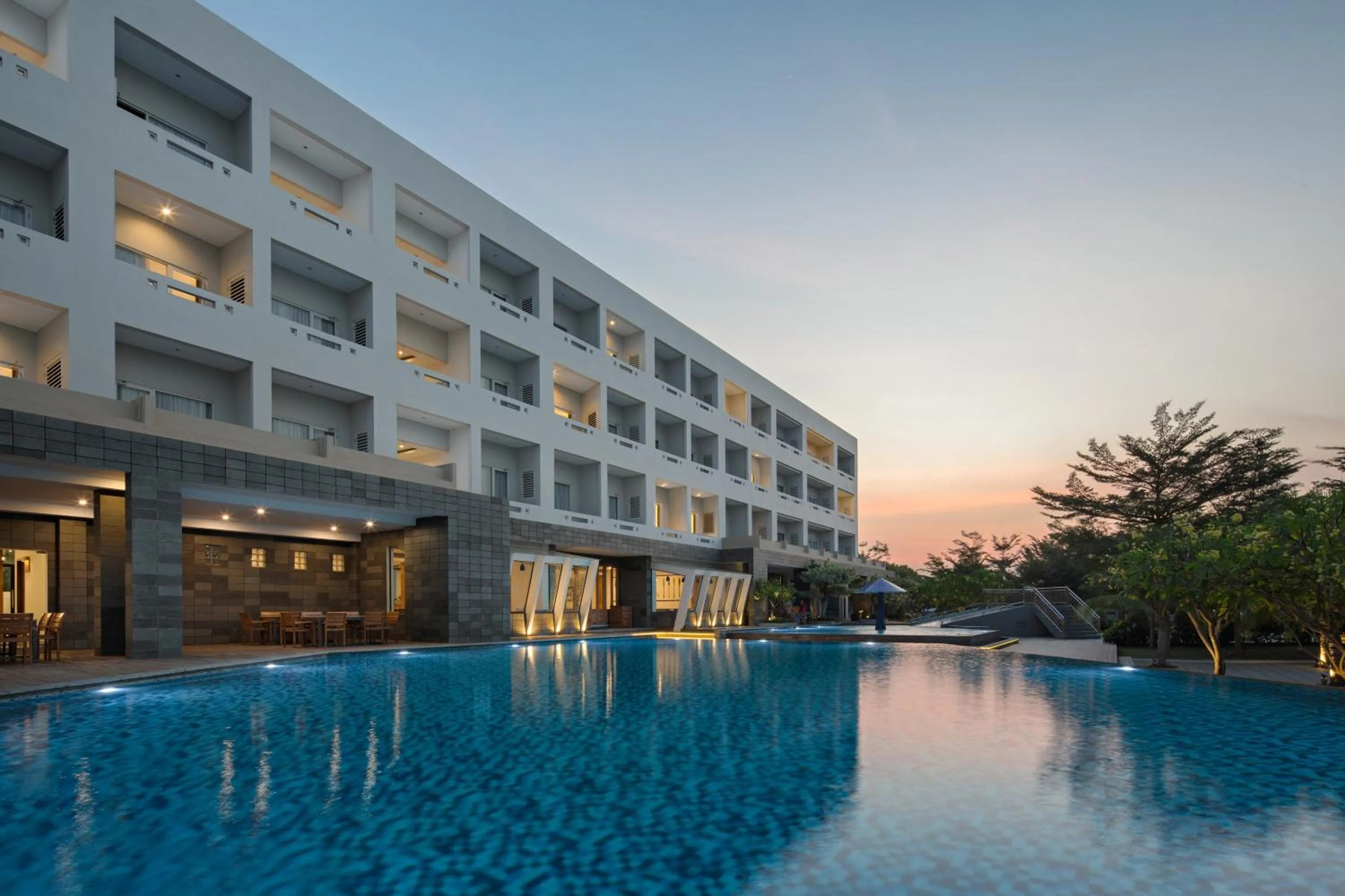 Property building in Pollos Hotel & Gallery