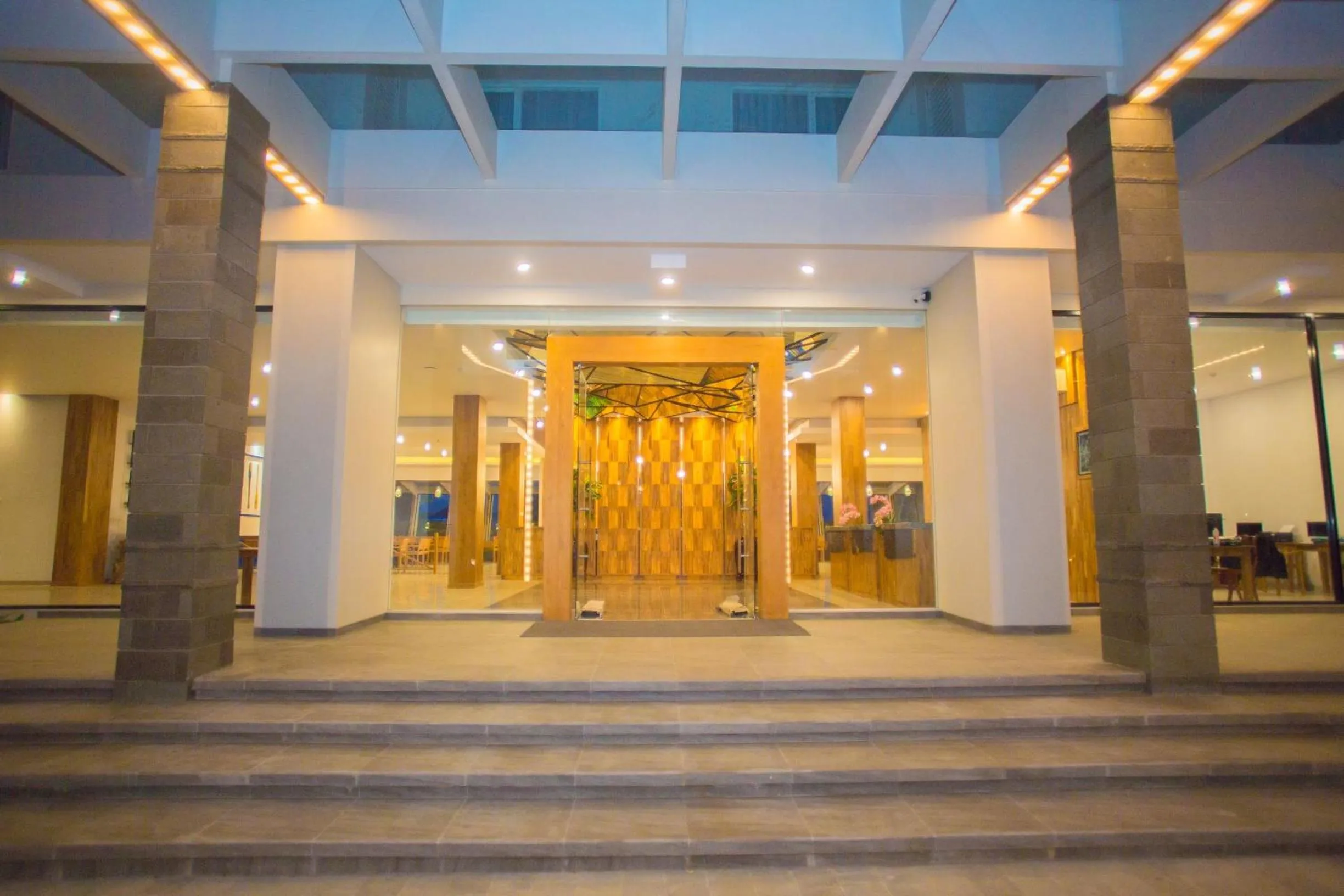 Facade/entrance in Pollos Hotel & Gallery