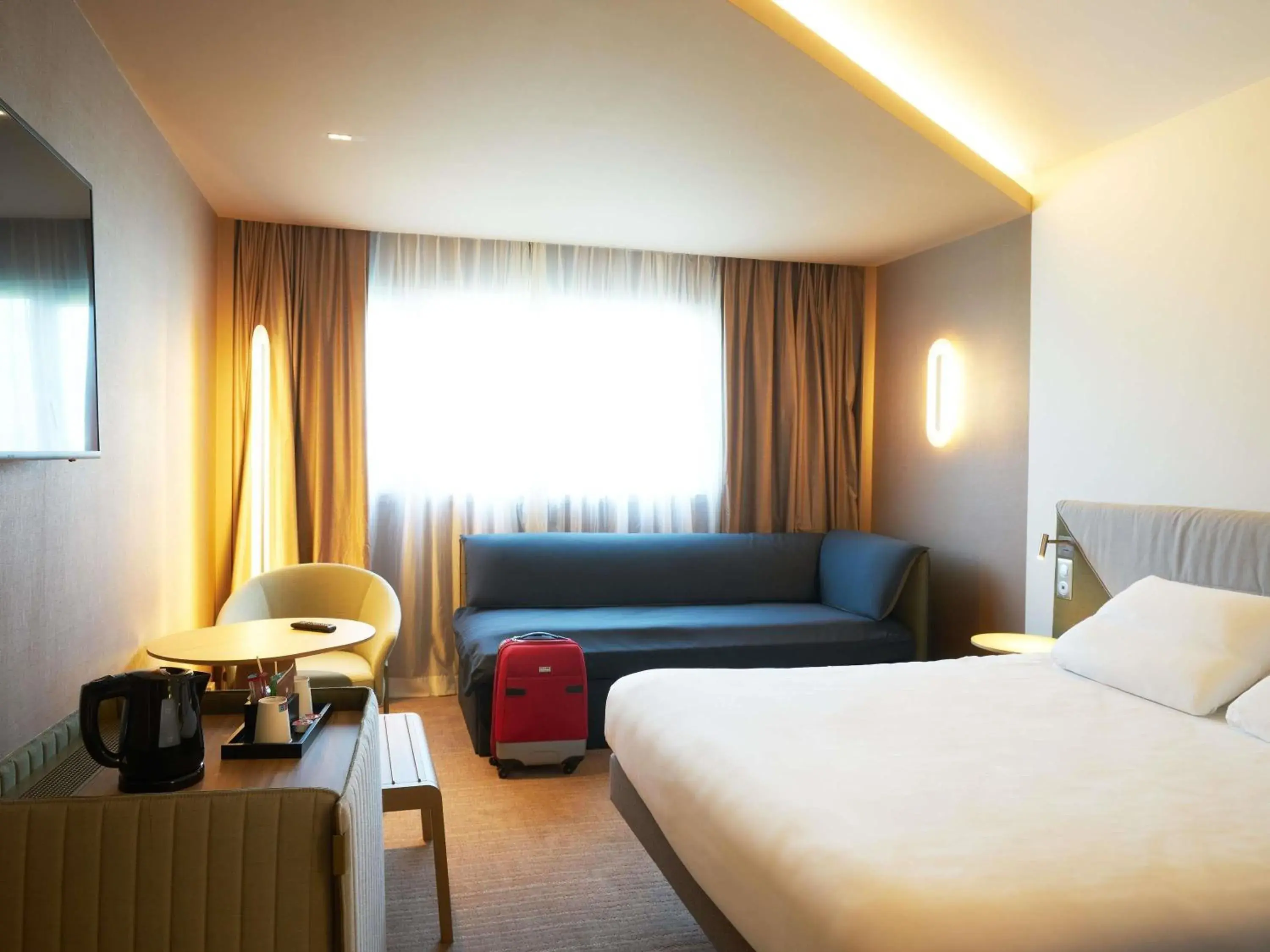 Bedroom, Bed in Novotel Marne La Vallée Collégien Bedroom, Bed in Novotel Marne La Vallée Collégien