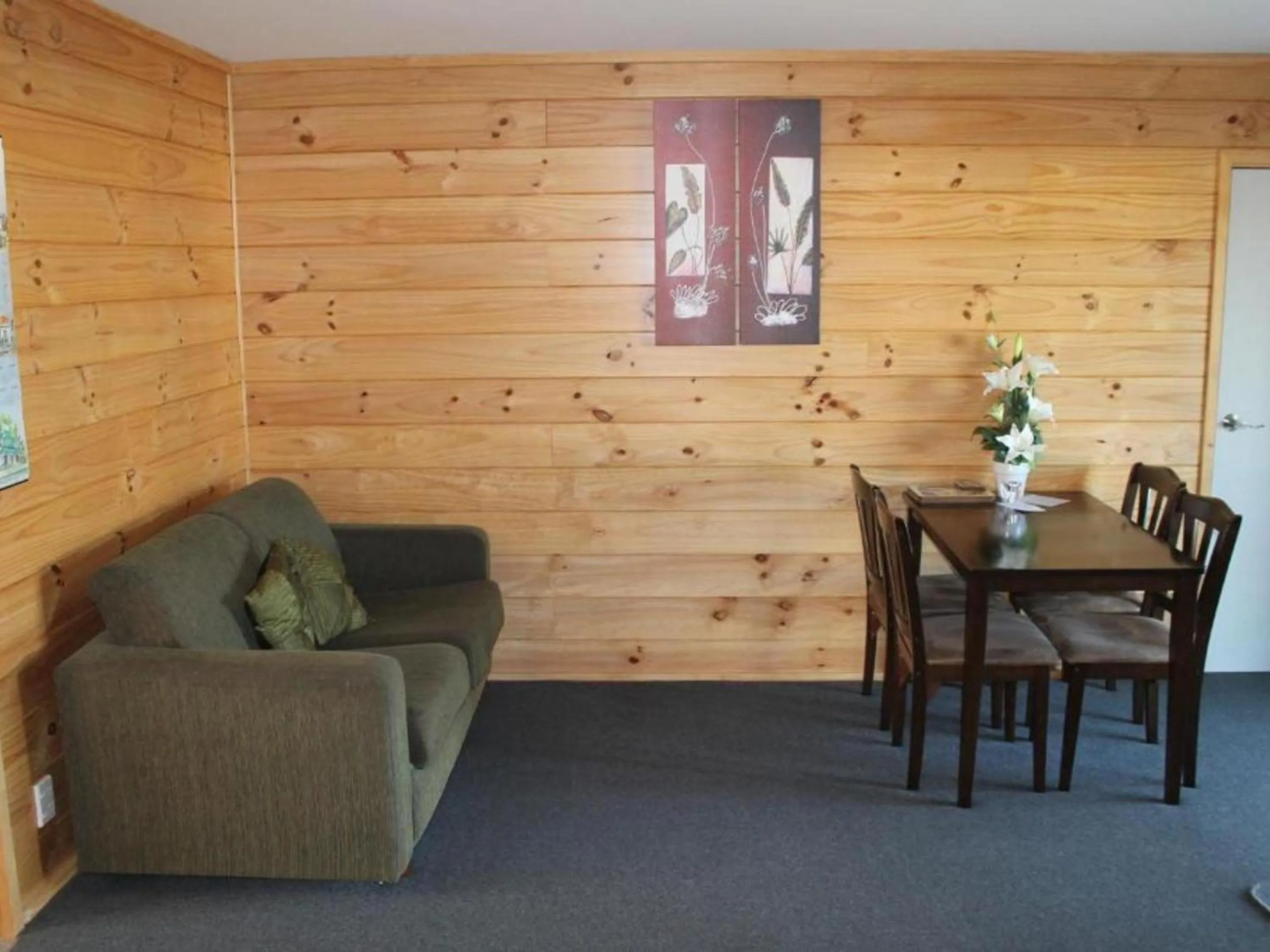 Living room in Buller Bridge Motel