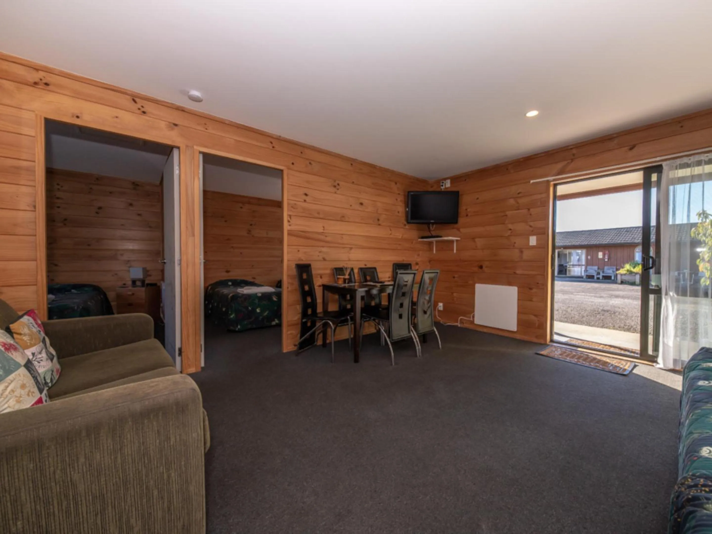 TV and multimedia in Buller Bridge Motel