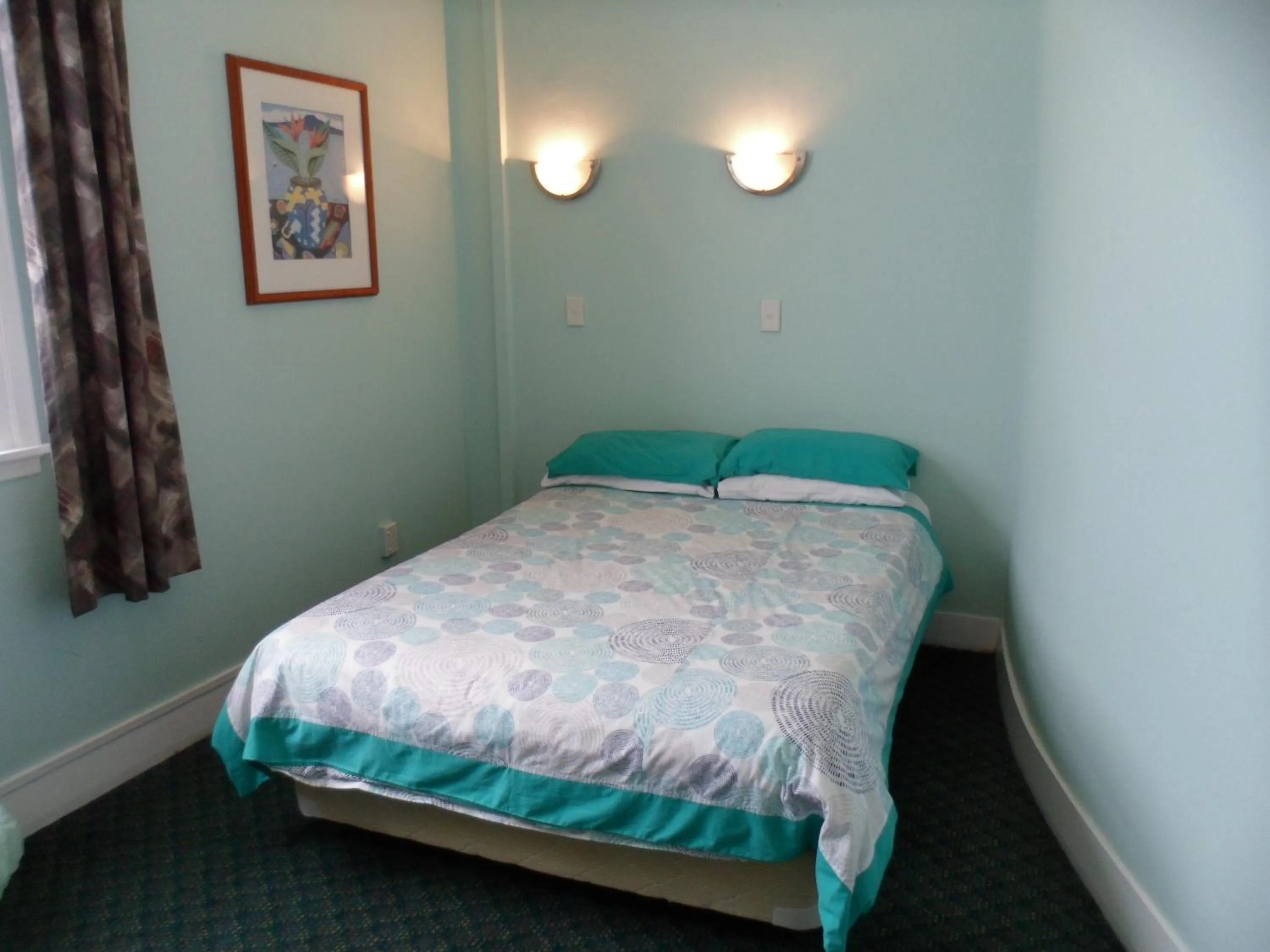 Bedroom, Bed in Essex Arms