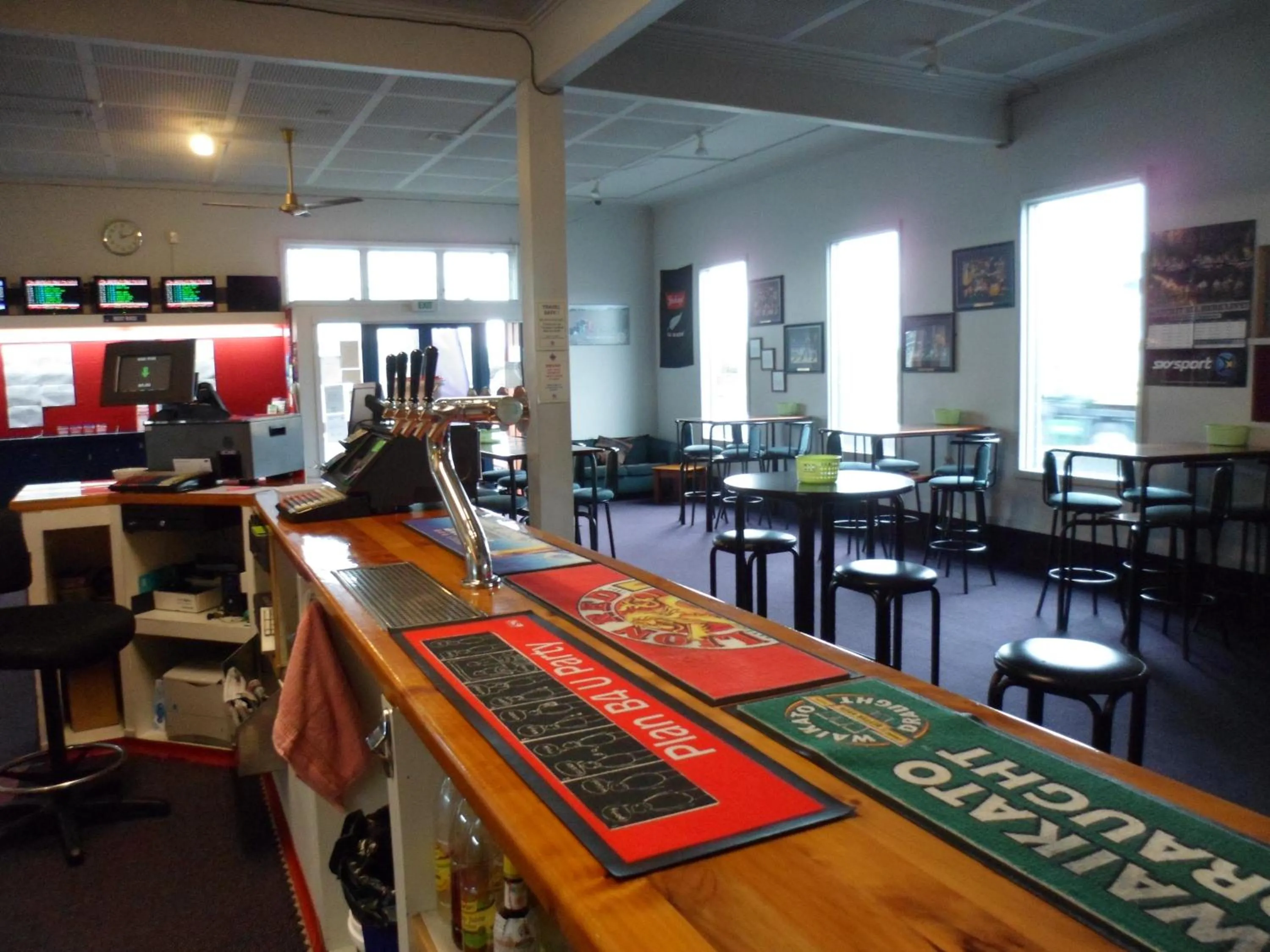 Restaurant/places to eat in Essex Arms