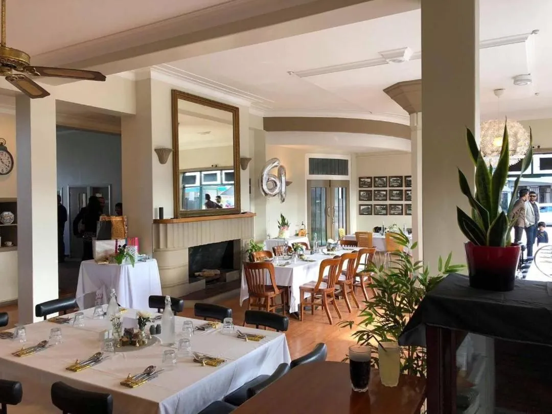 Restaurant/places to eat in Essex Arms