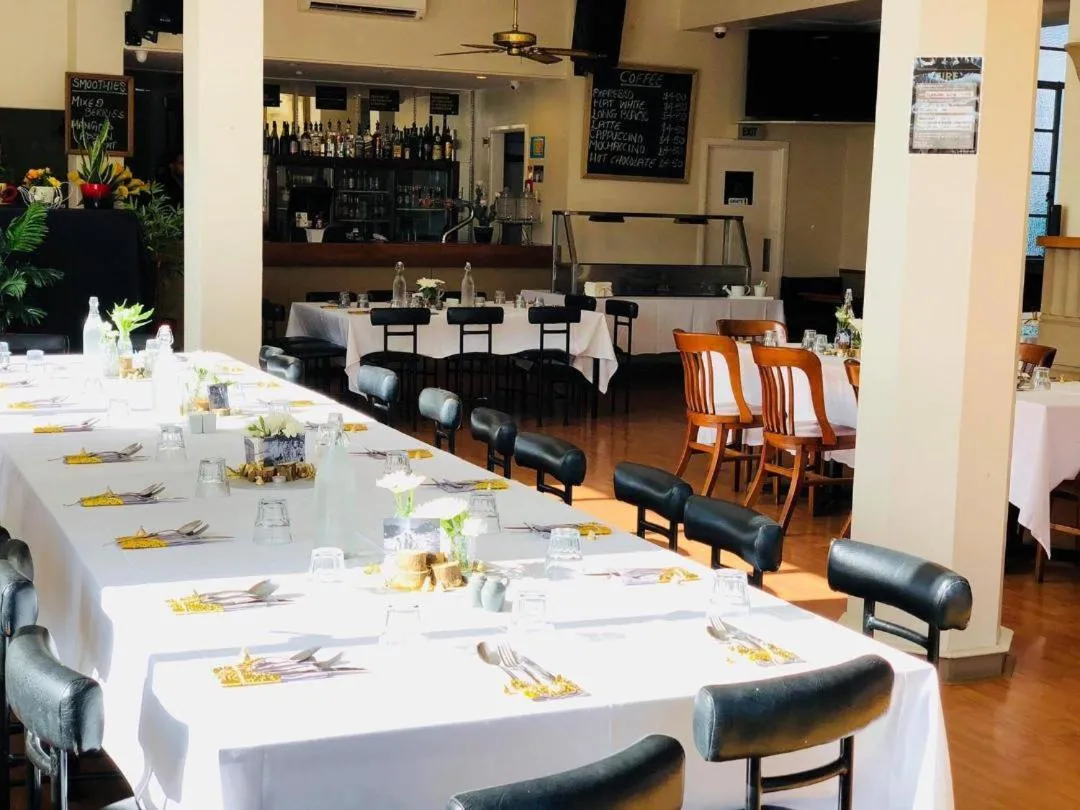 Restaurant/places to eat in Essex Arms