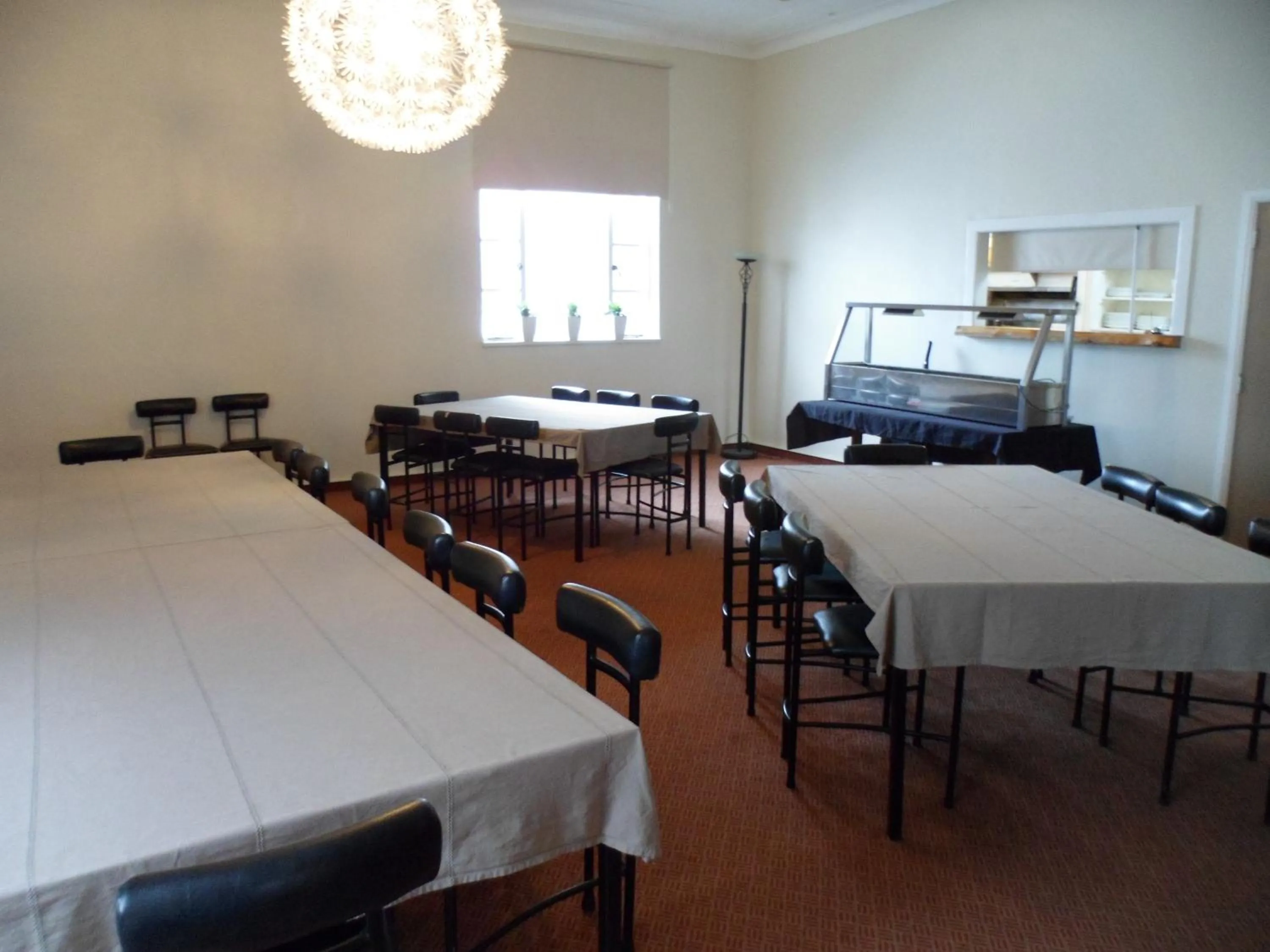 Business facilities in Essex Arms