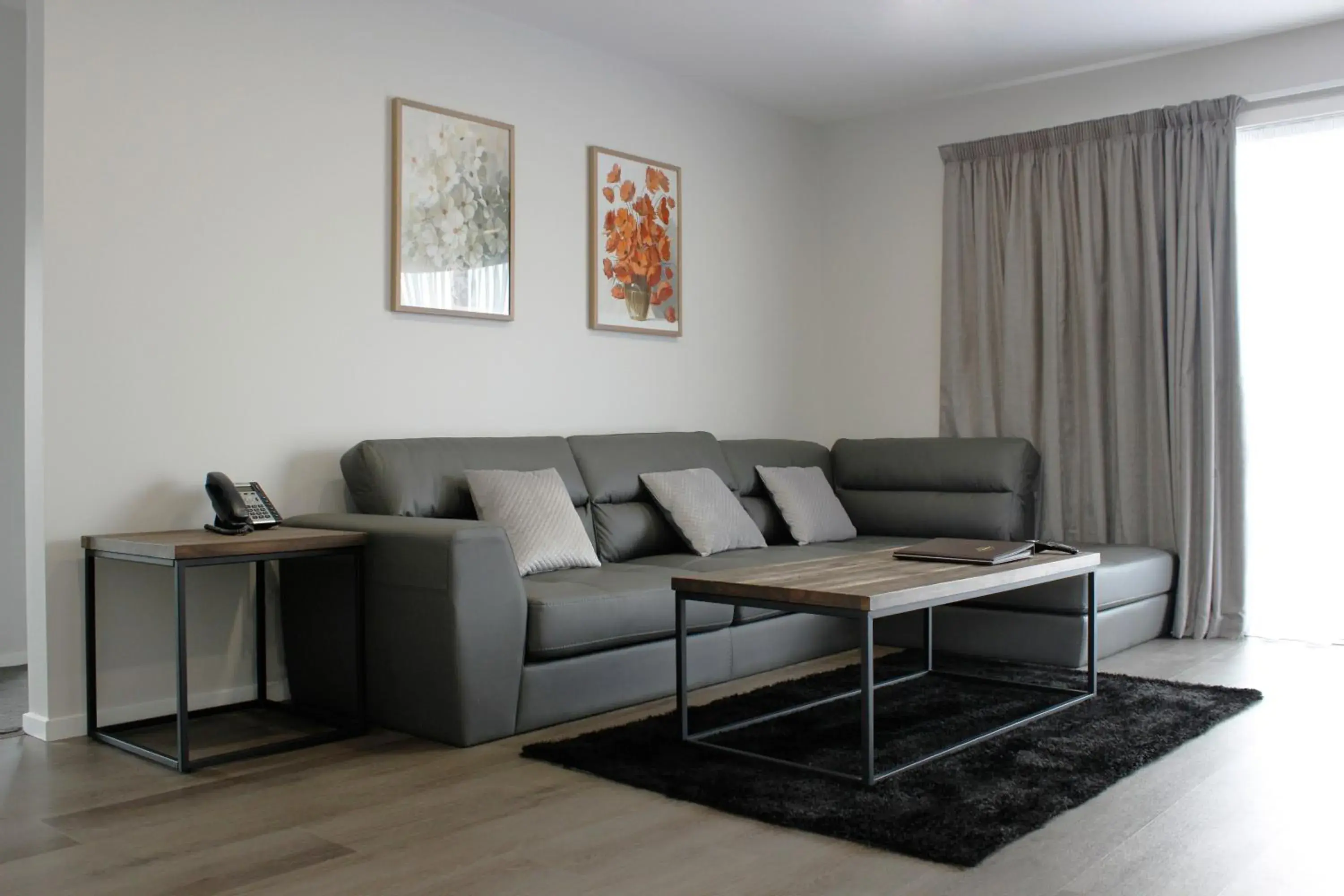 Living room in Colonial Motel Living room in Colonial Motel