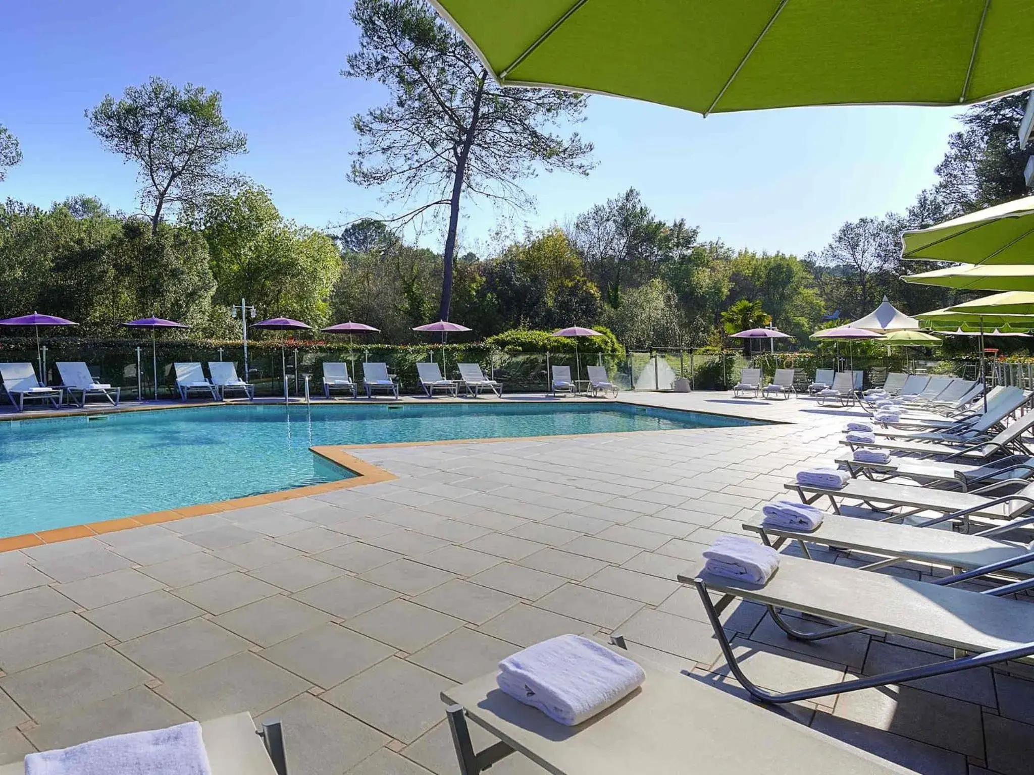 Pool view in Novotel Antibes Sophia Antipolis Pool view in Novotel Antibes Sophia Antipolis
