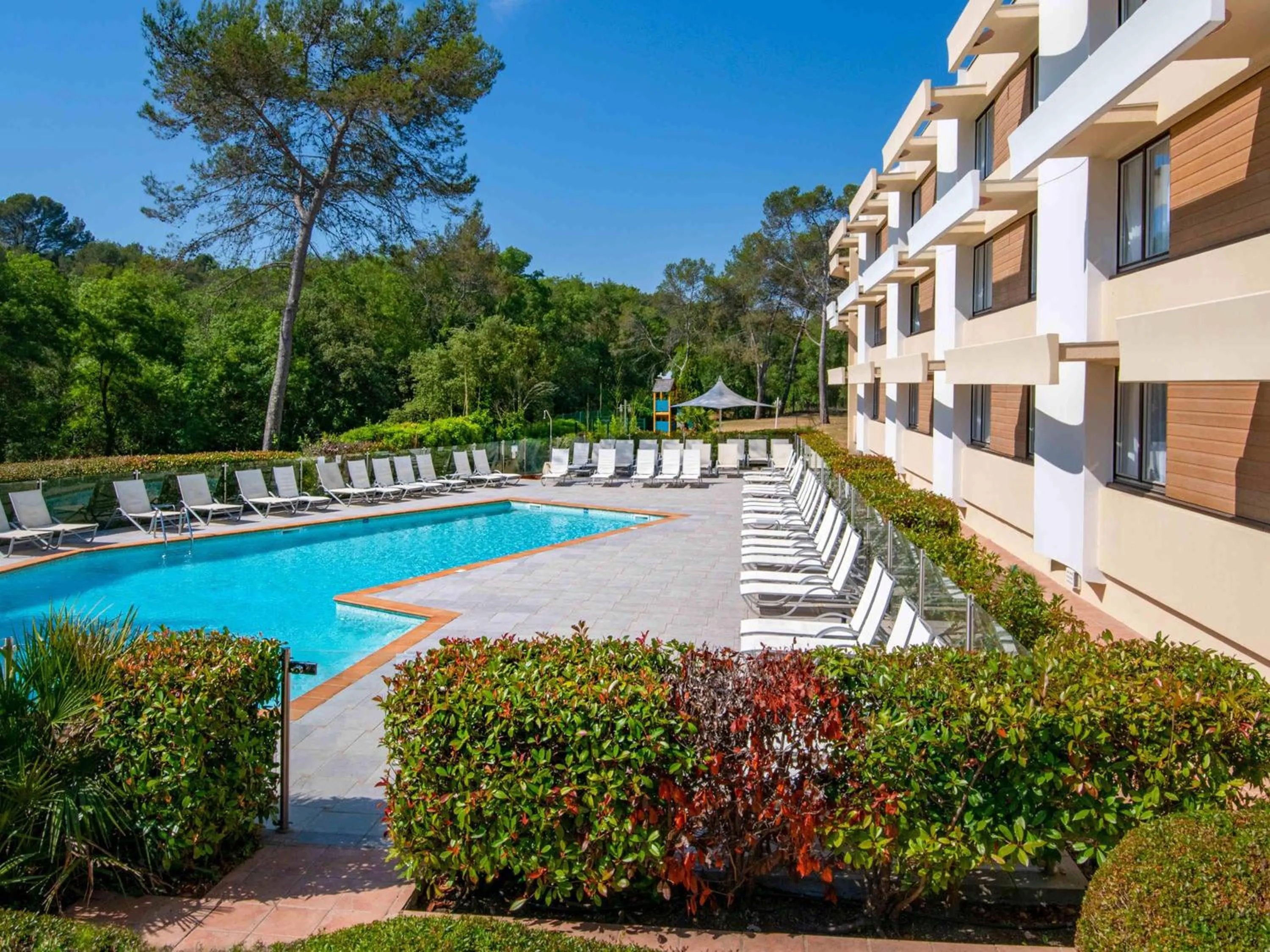 Pool view in Novotel Antibes Sophia Antipolis