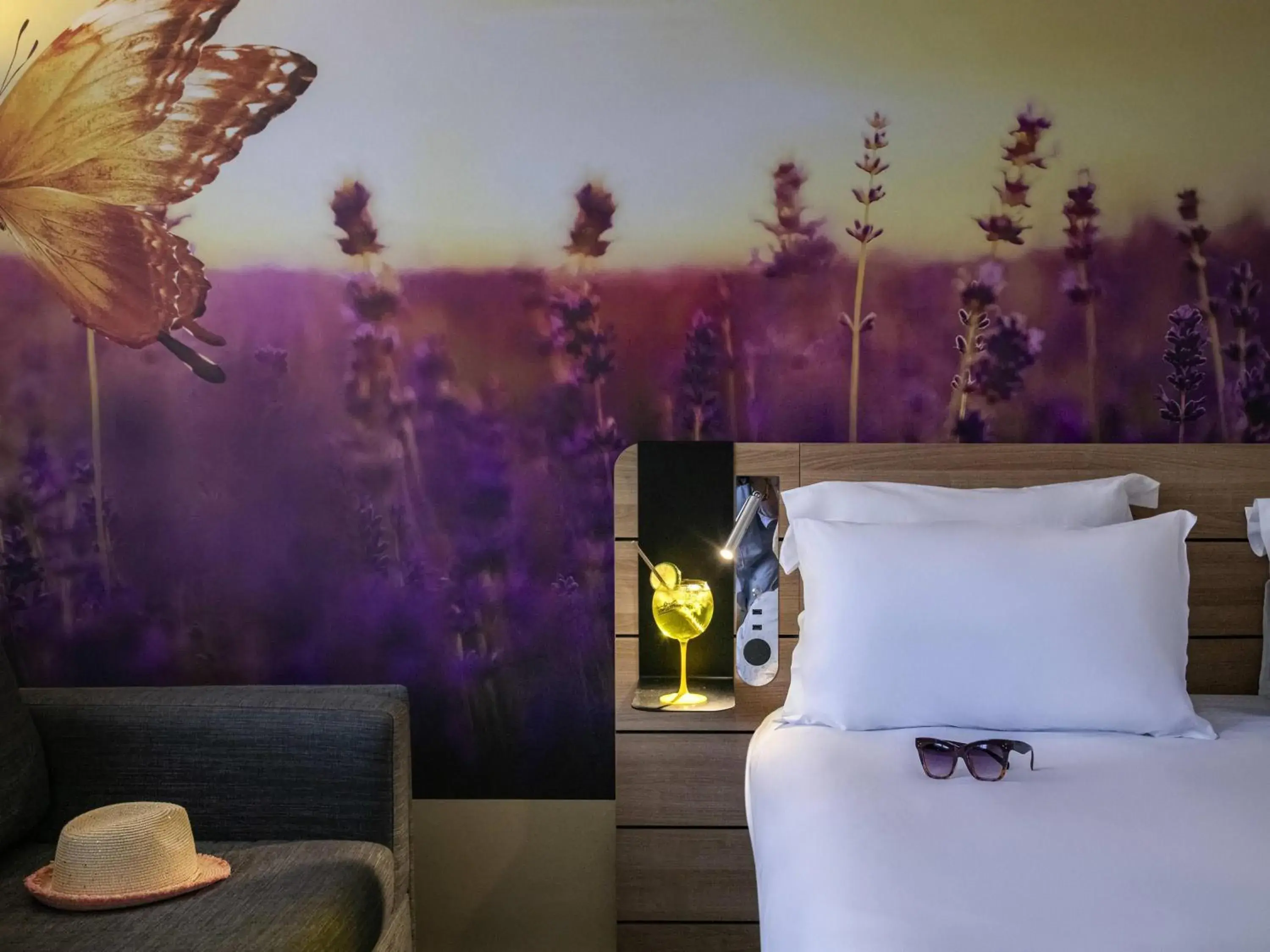 Bedroom, Bed in Novotel Antibes Sophia Antipolis Bedroom, Bed in Novotel Antibes Sophia Antipolis