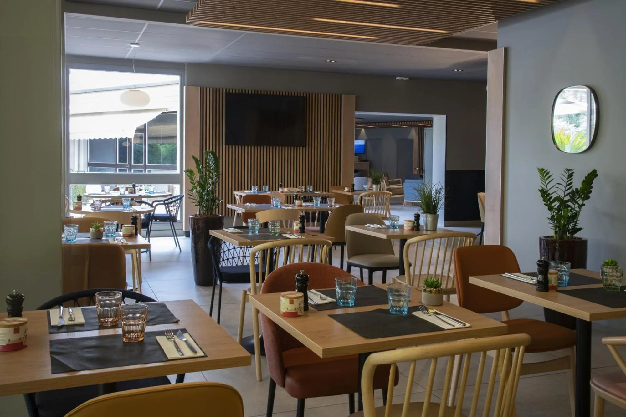 Restaurant/places to eat in Novotel Antibes Sophia Antipolis