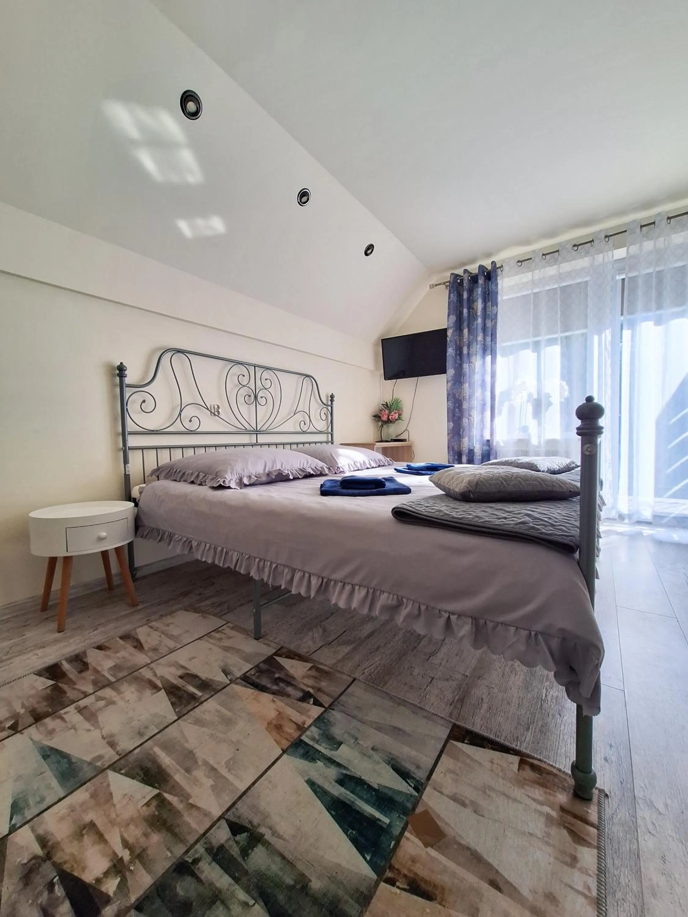 Noclegi Fregata - Pokoje Gościnne w Solinie 661-459-339