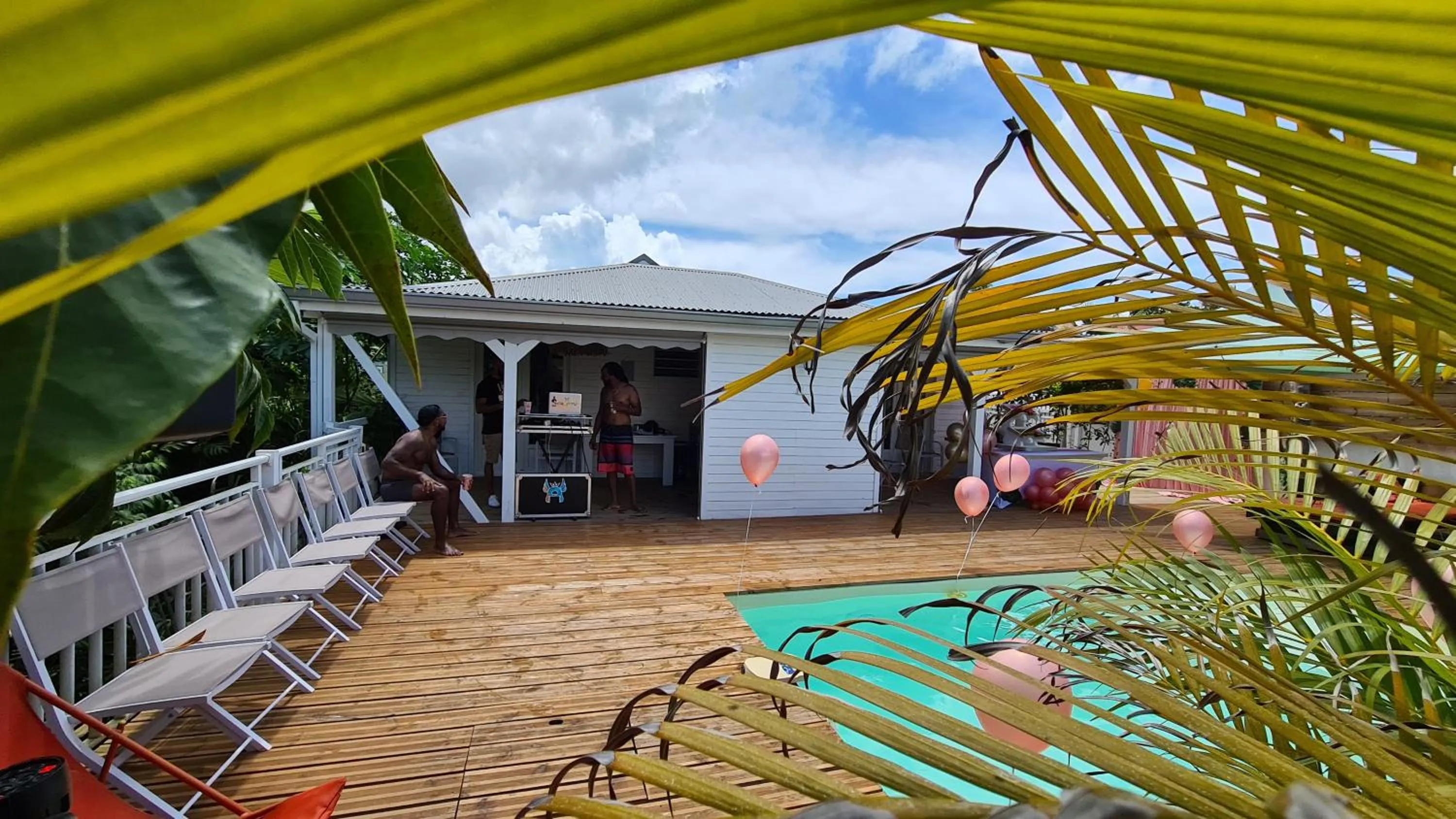 Swimming pool in Chez Lauvineth