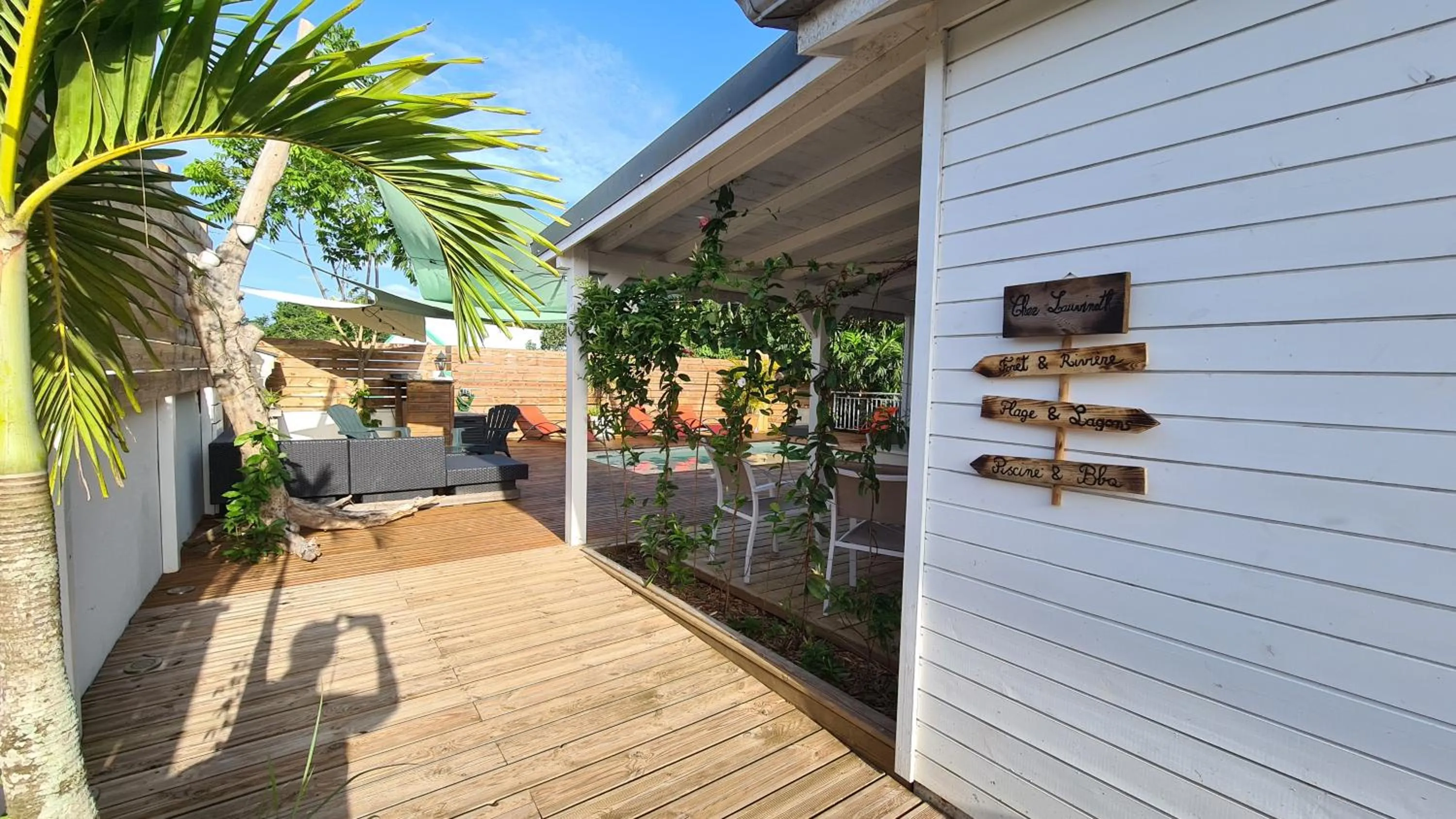 Property logo or sign in Chez Lauvineth